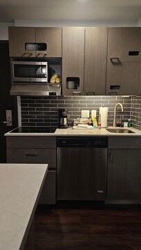 Kitchen I didn't realize our unit came with. So happy with it.