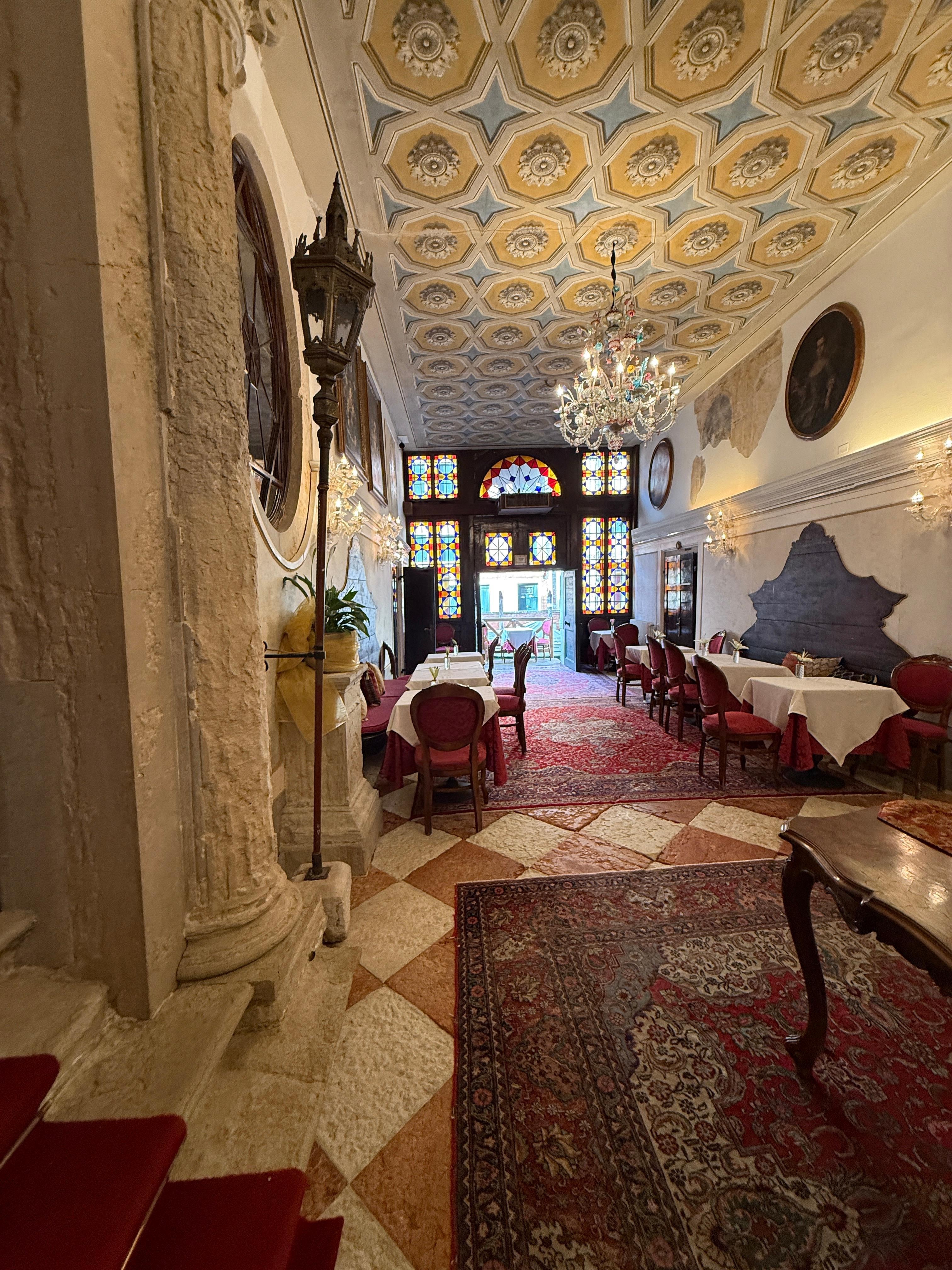 Hotel lobby/ breakfast area 