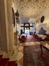 Hotel lobby/ breakfast area