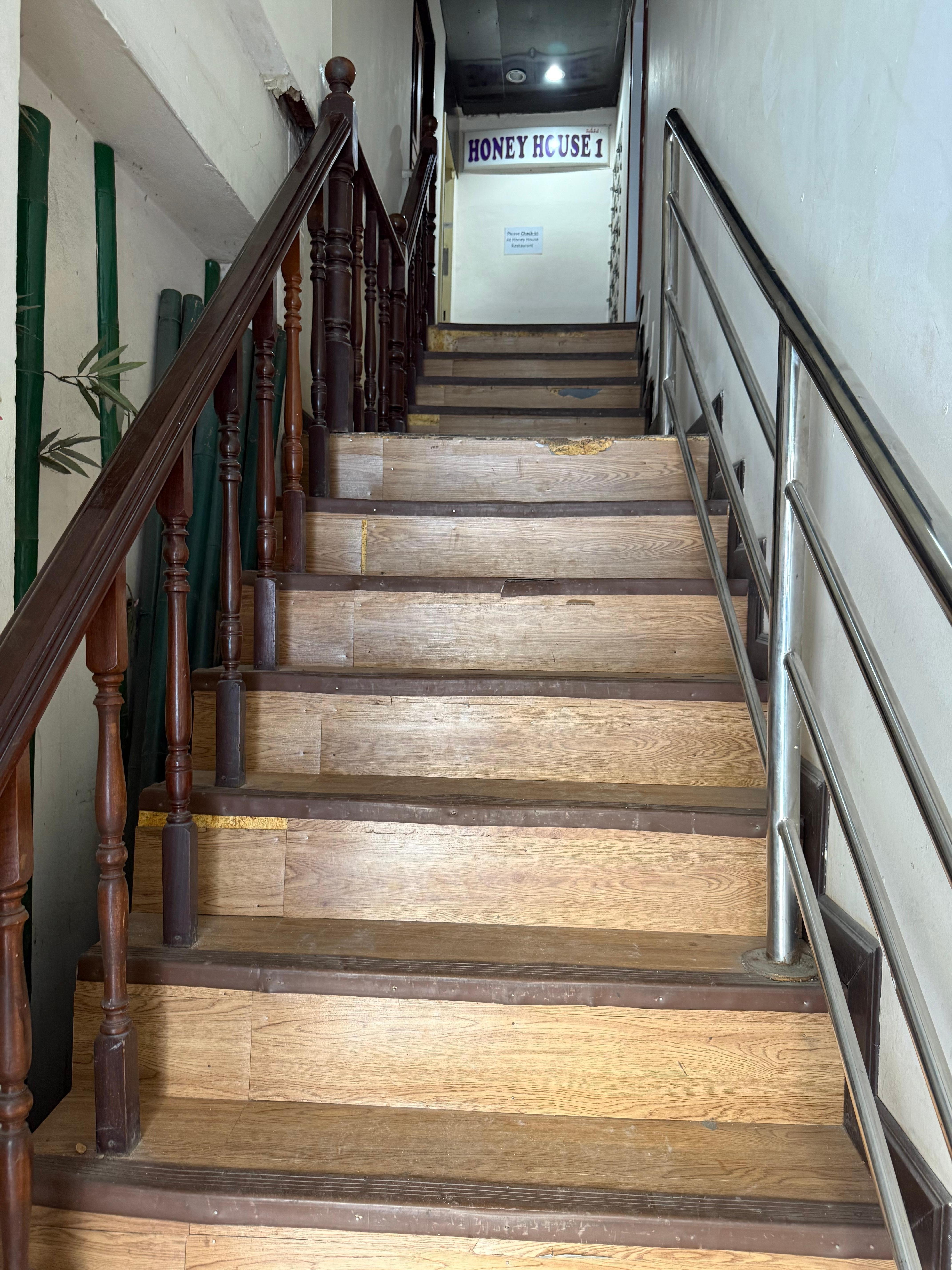 Stairs no elevators 