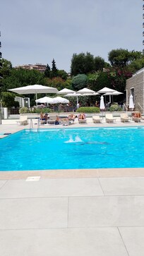 The pool area was beautiful, clean and mostly residents from the apartments so sometimes very quiet.