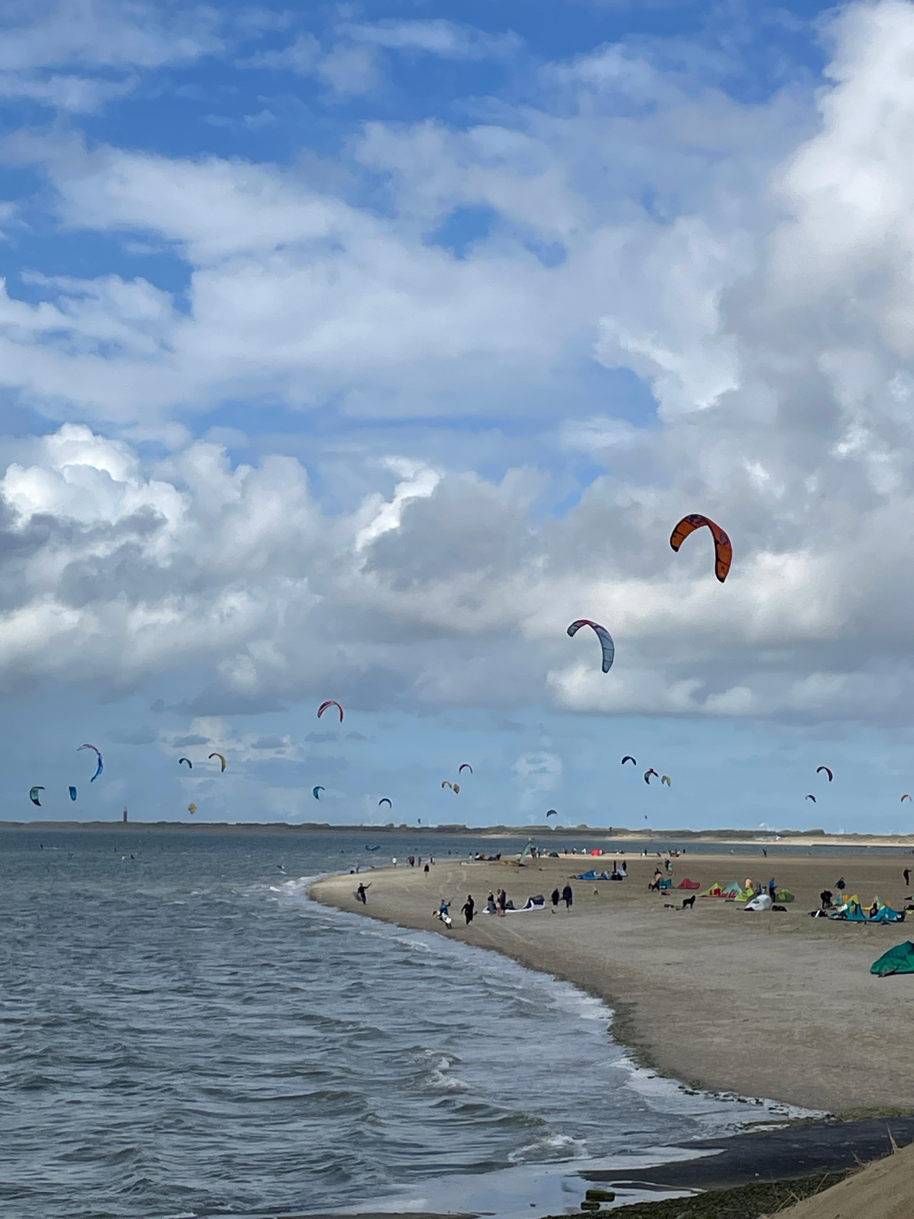 Nachbarinsel Browersdam, ca 35 km. Sehr schöner Strand 