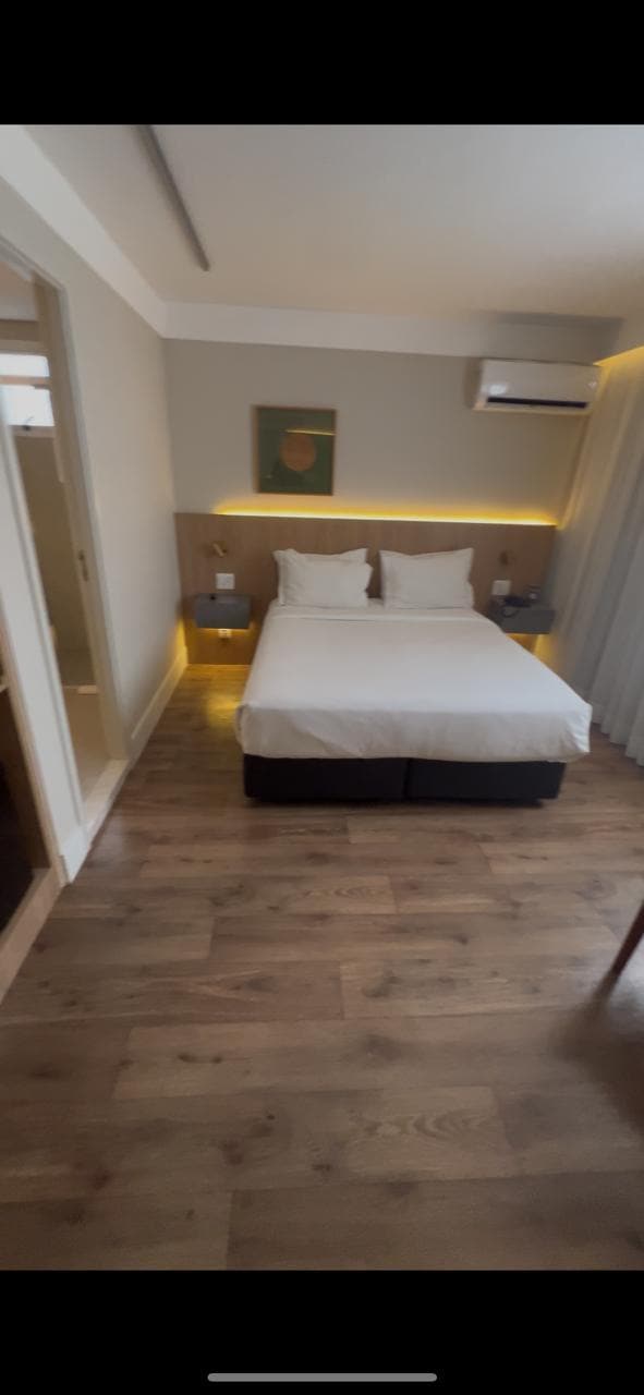 Quarto confortável e tudo em ordem.