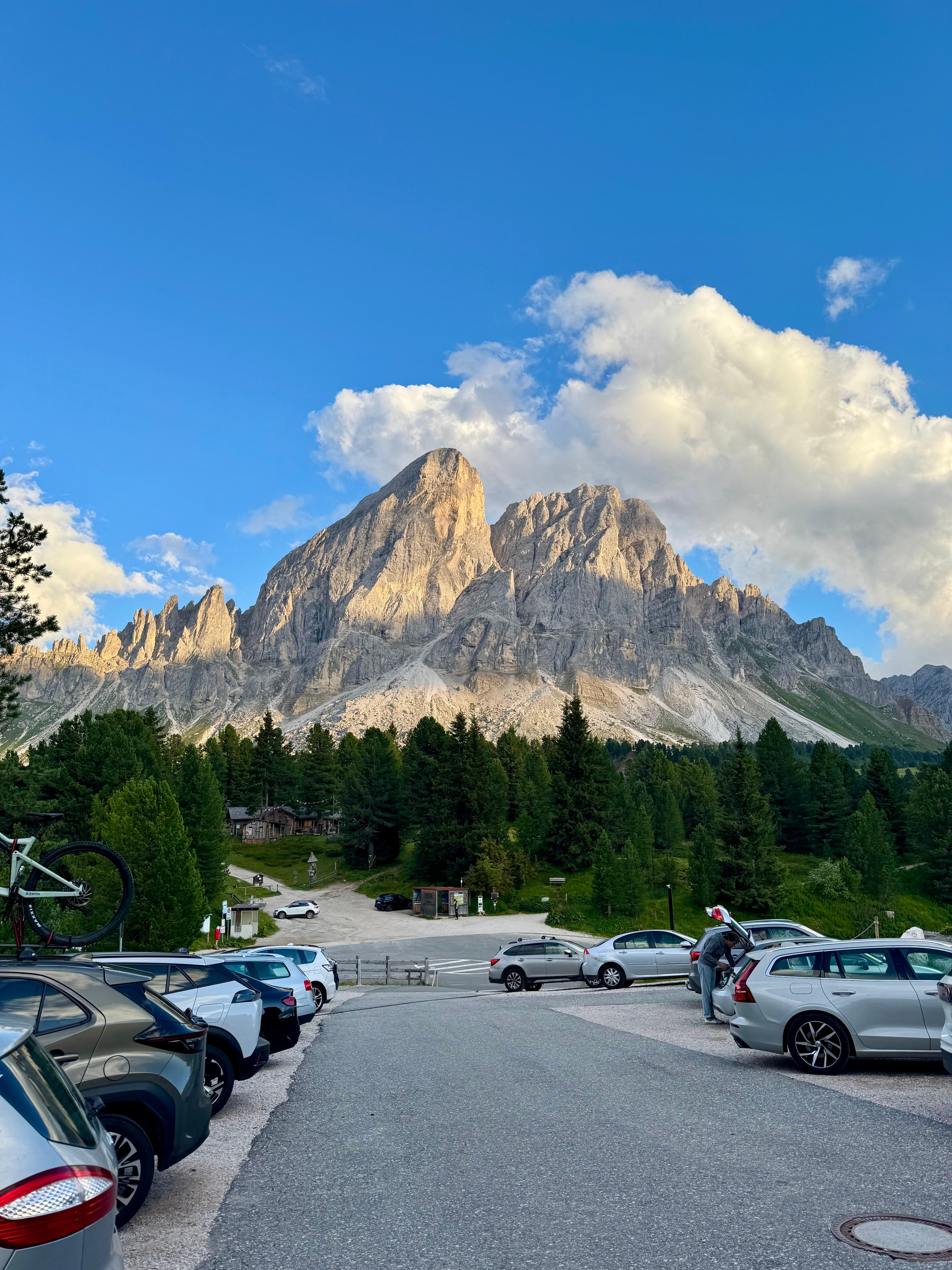 The view from the parking lot… jaw dropping!!