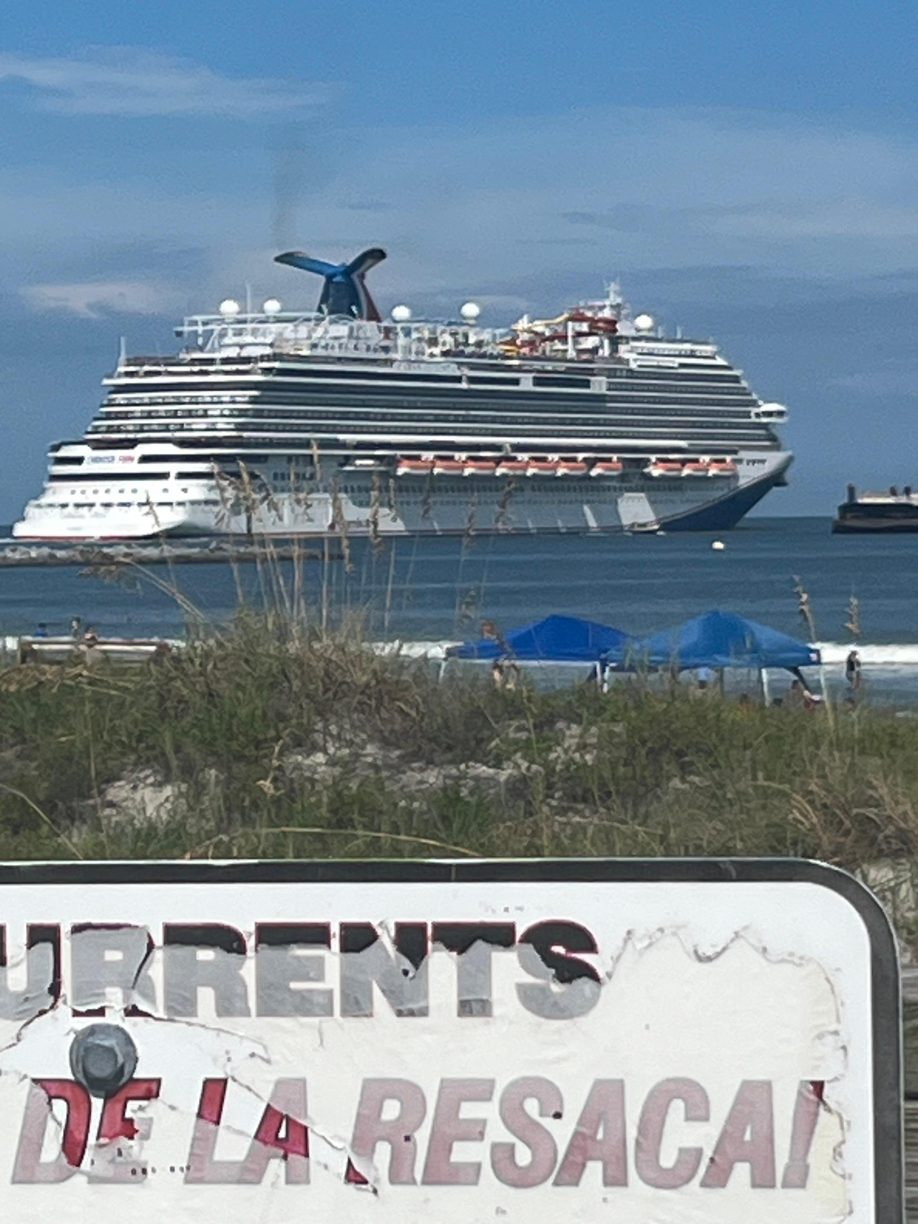 Cruise launch from Jetty Beach 1/2 mile from hotel