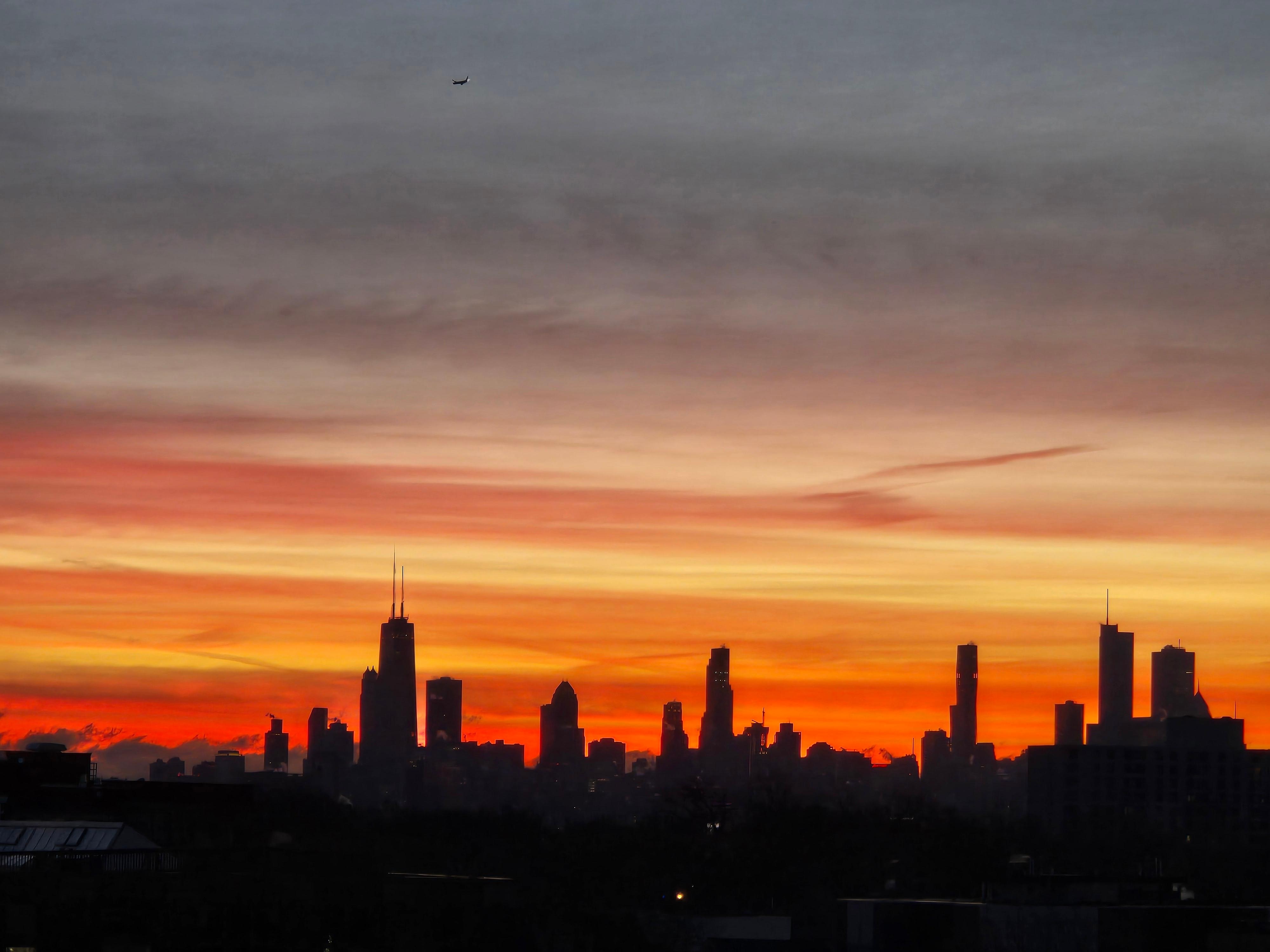 Amazing views from this corner unit. We saw some amazing sunrises and sunsets, and a rather exciting thunder/lightning storm.