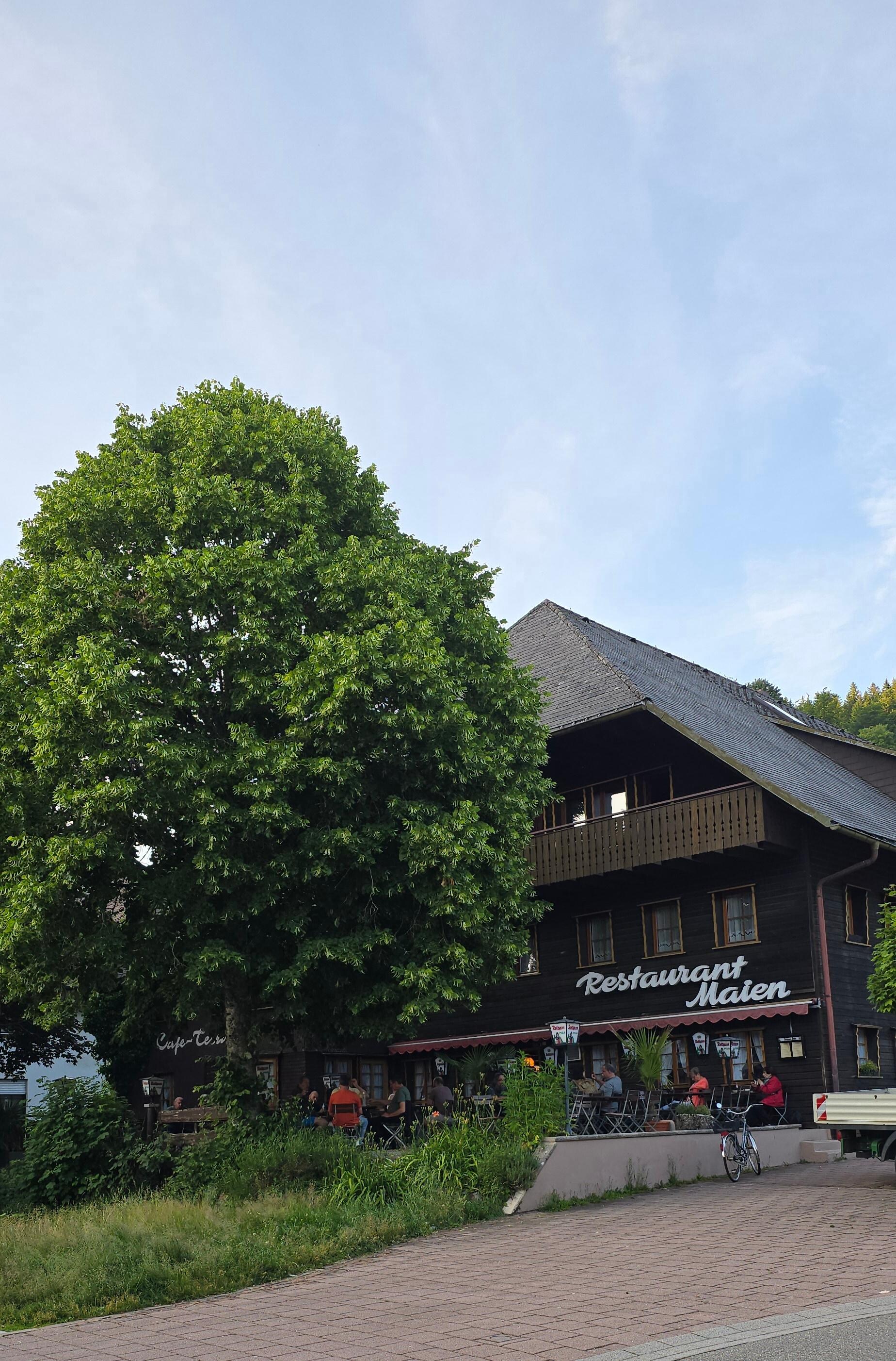 Super Biergarten und gutes Essen