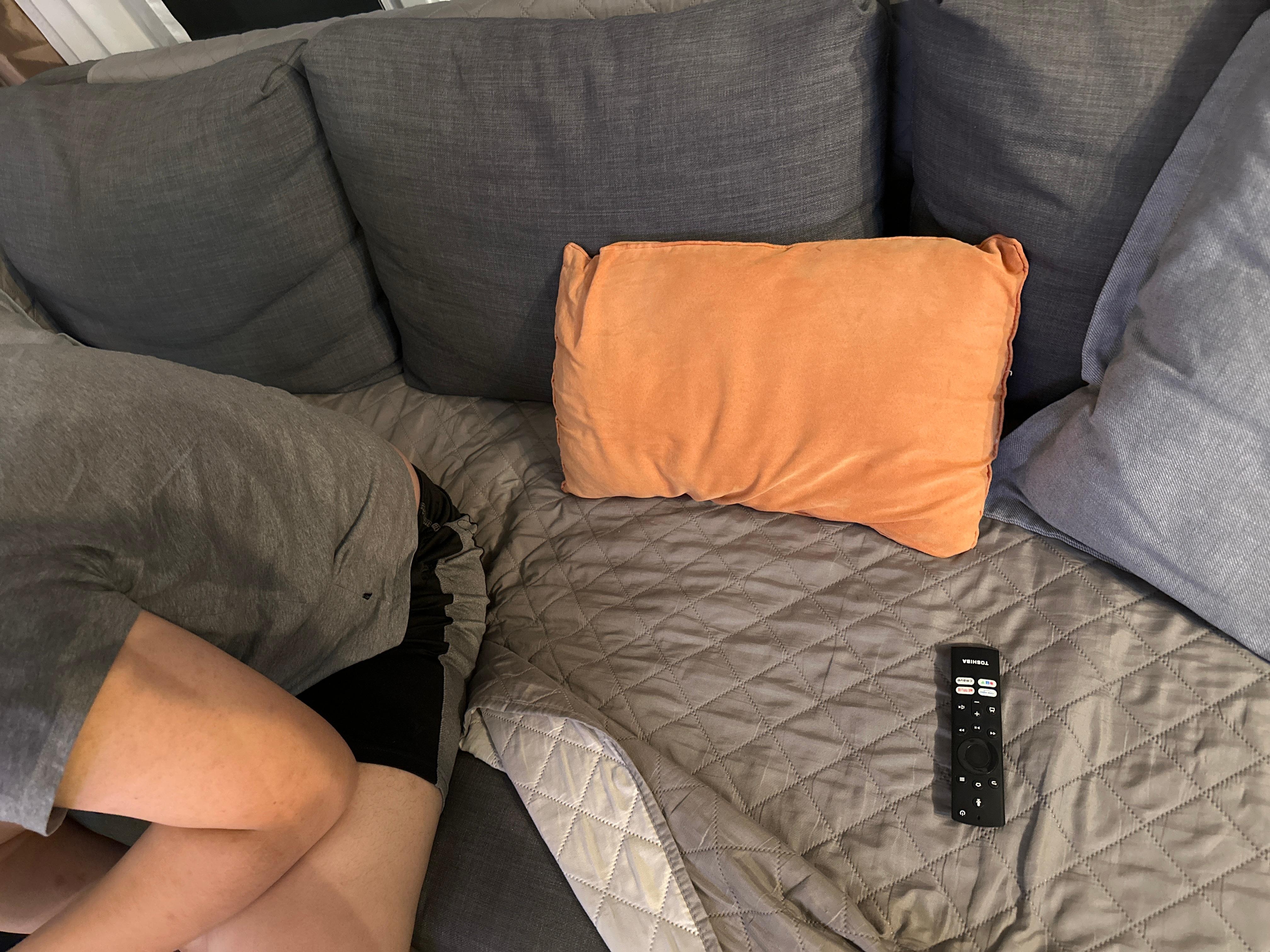 Sofa that very not comfortable to seat and something felt off from it when one person sit