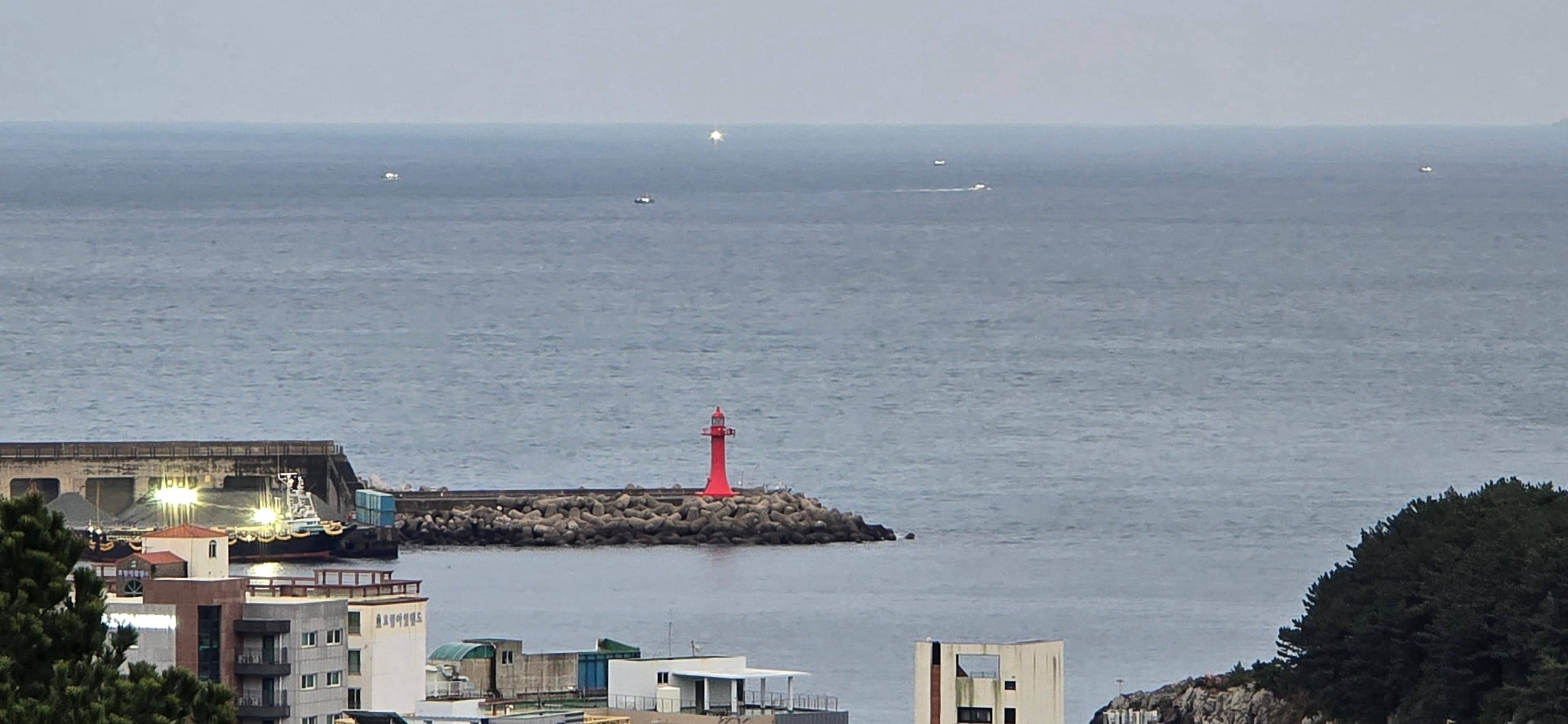 바다 조망 (항구의 등대)