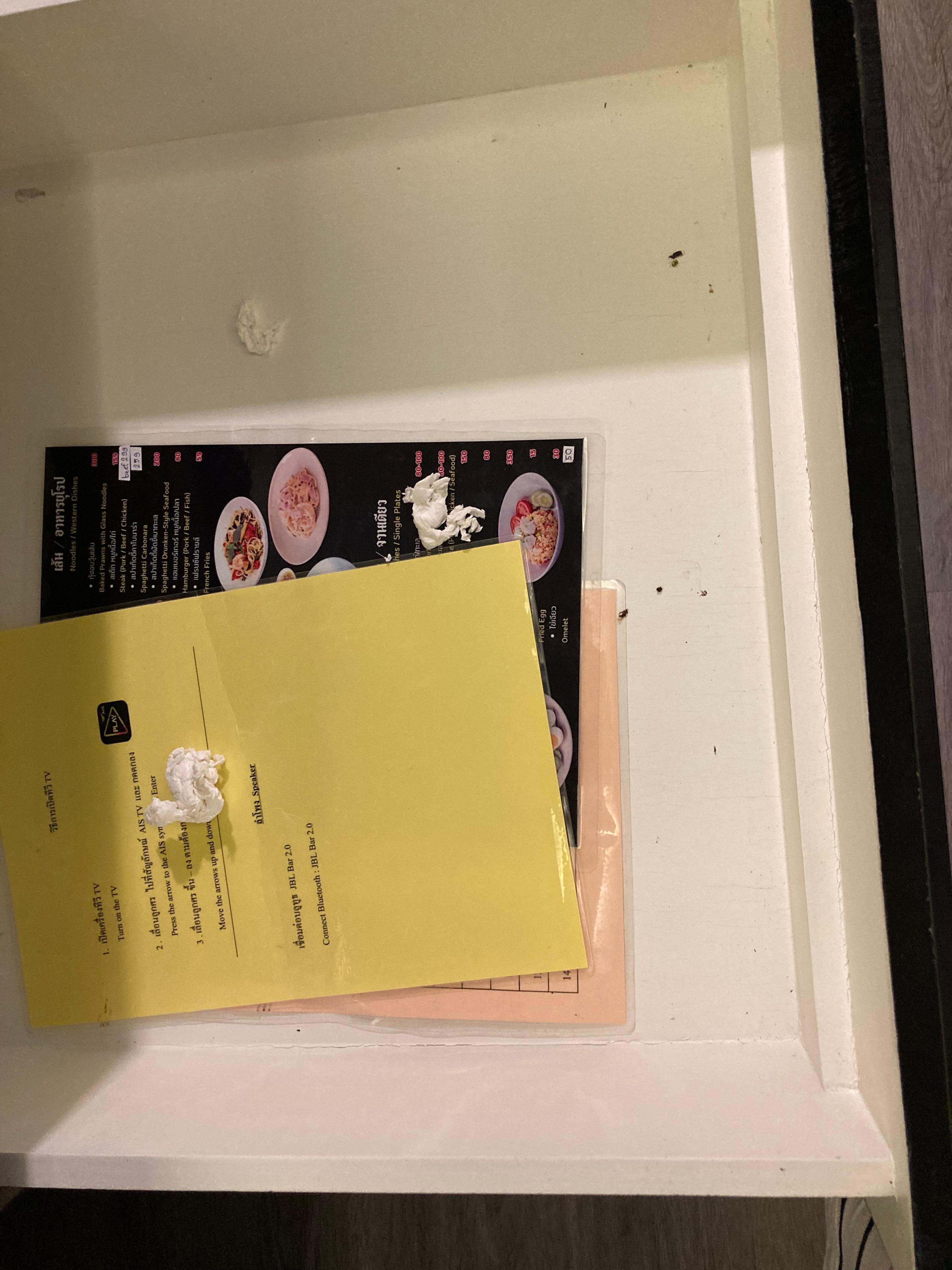 Lipaston laatikon sisältö 🫣 