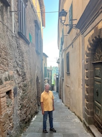 Via della Valle, the street leading to our apartment