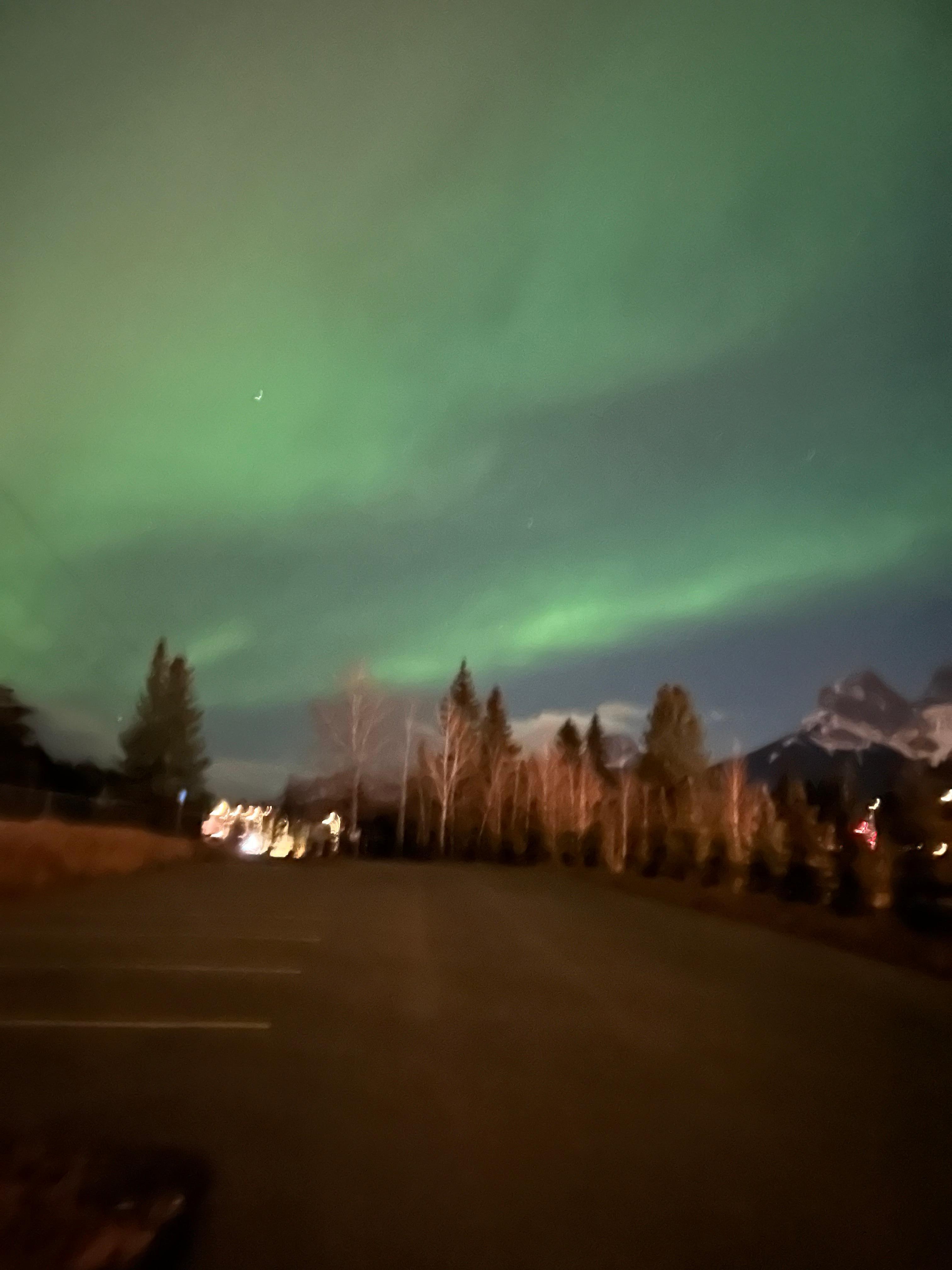 The hotel notified us about the northern lights, so I was able to get a photo. 
