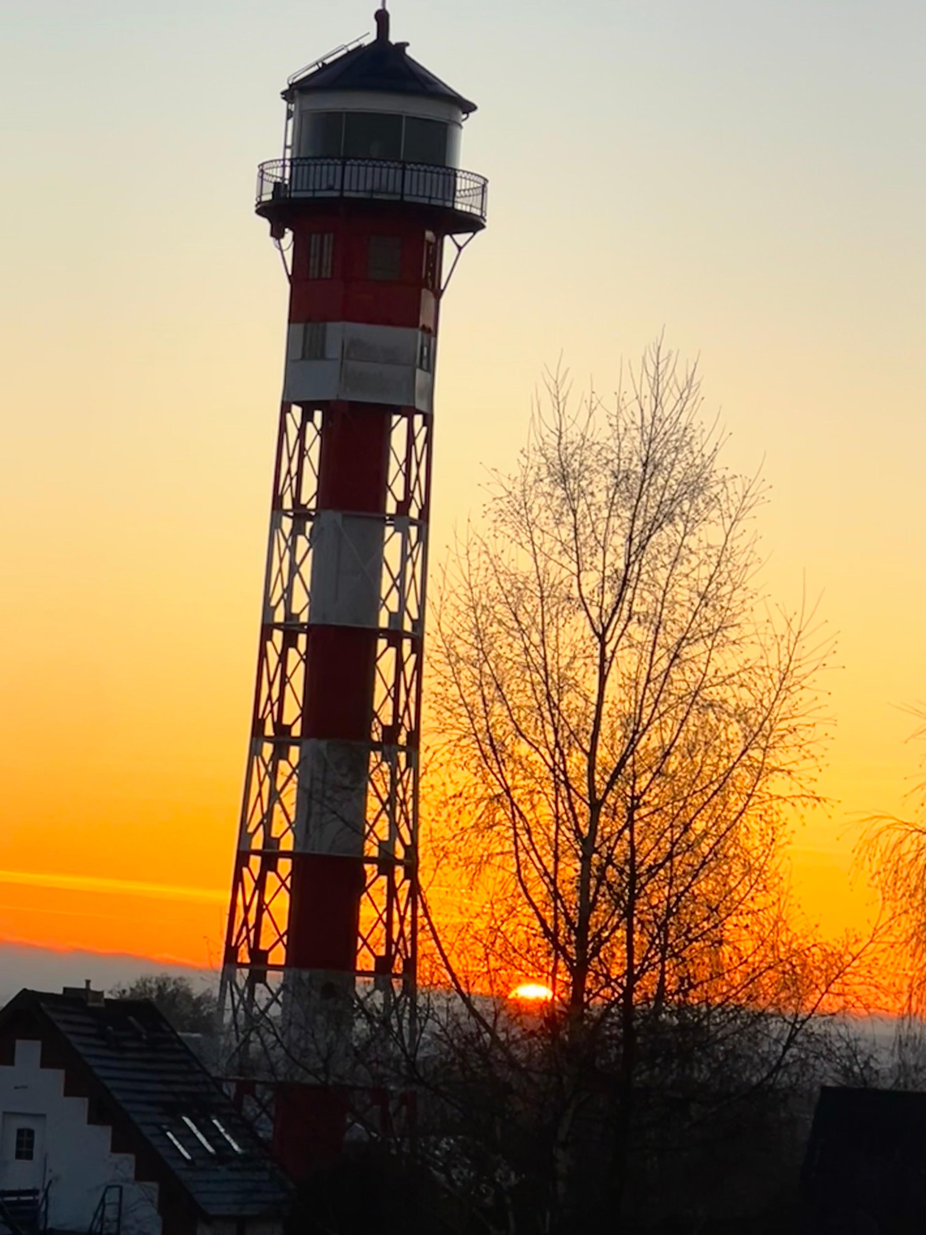 Ca 6 min Autofahrt 
Aussichts am Elbufer 