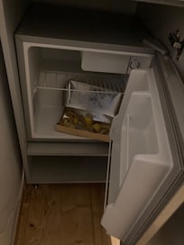 Altes Essen im Kühlschrank