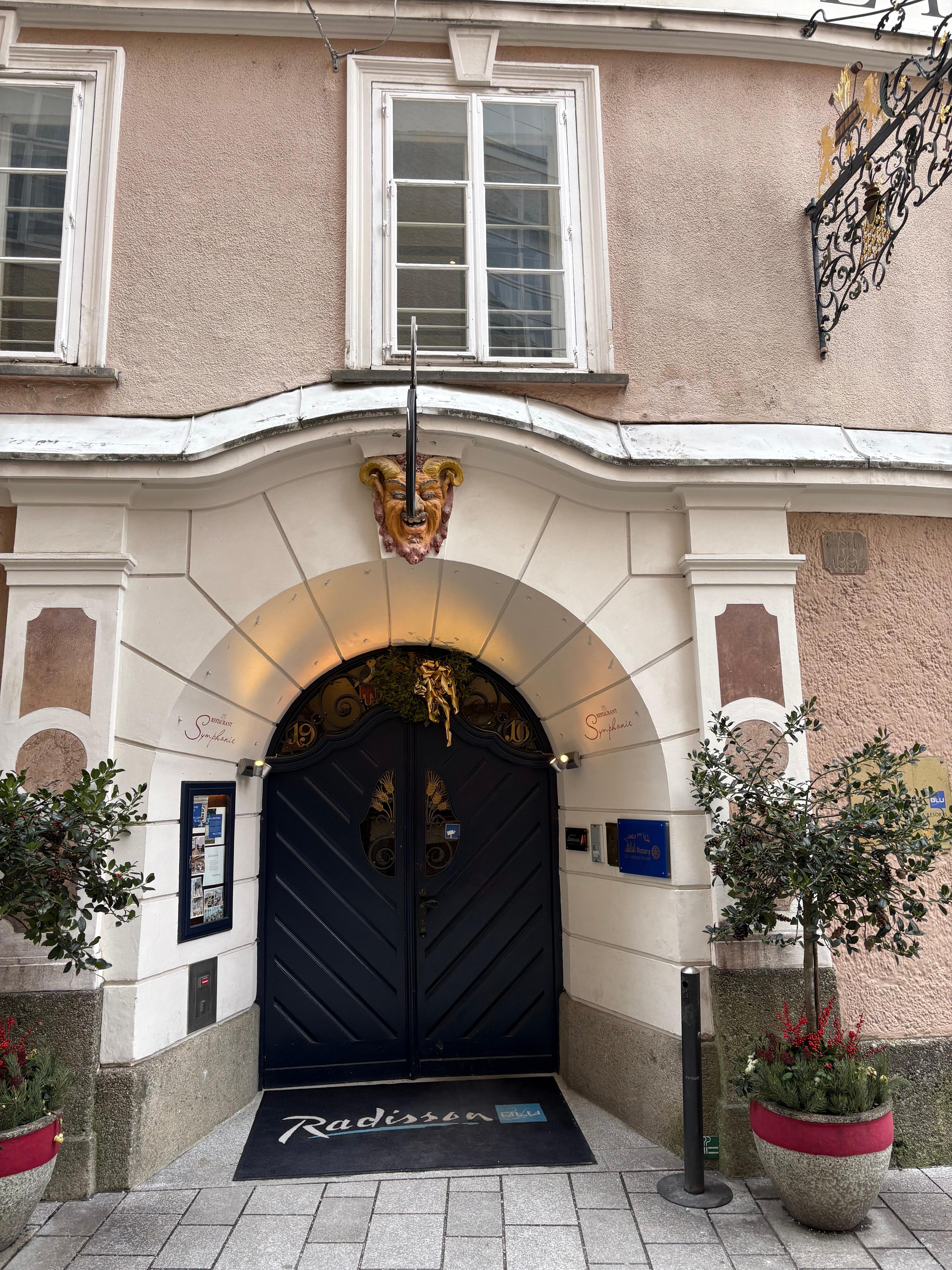 The back entrance of the hotel 