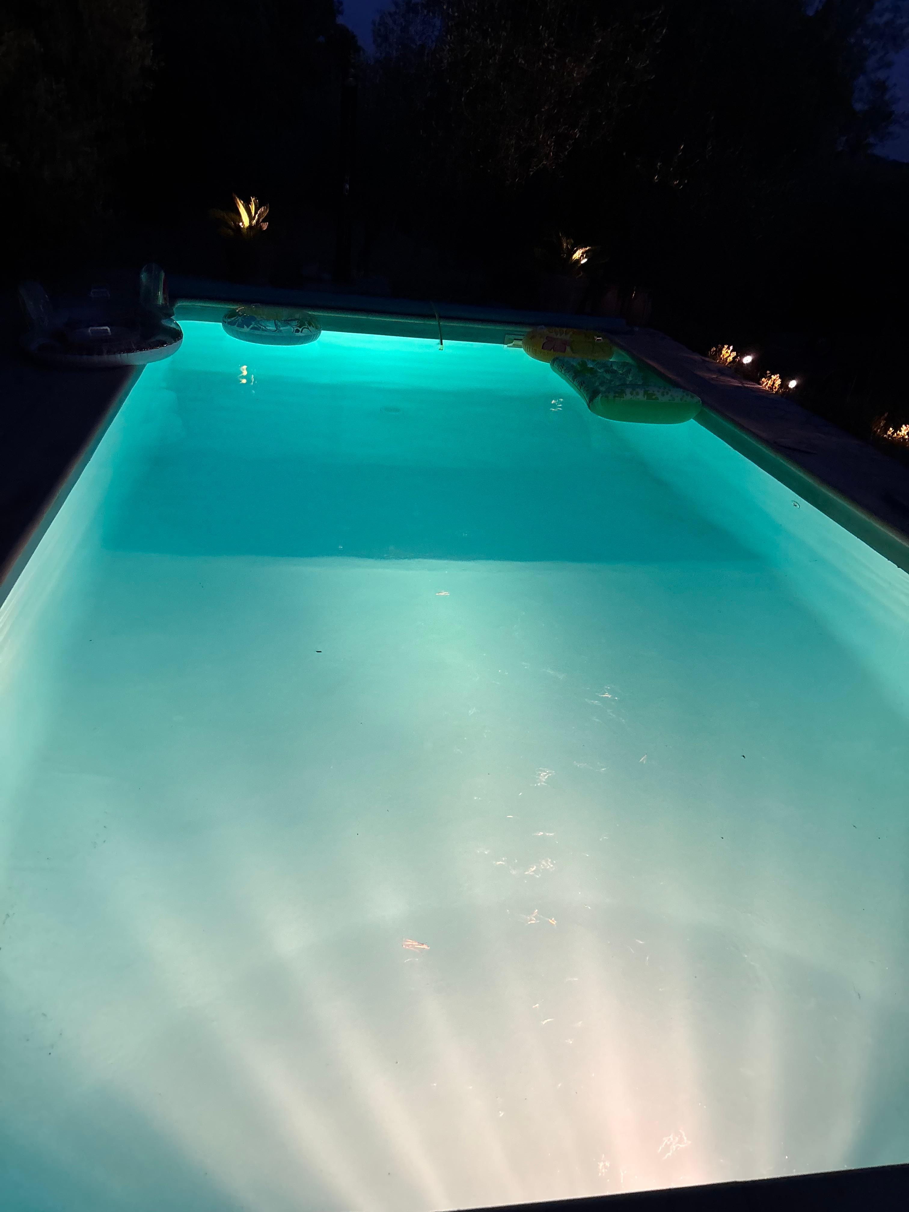 Piscine la nuit