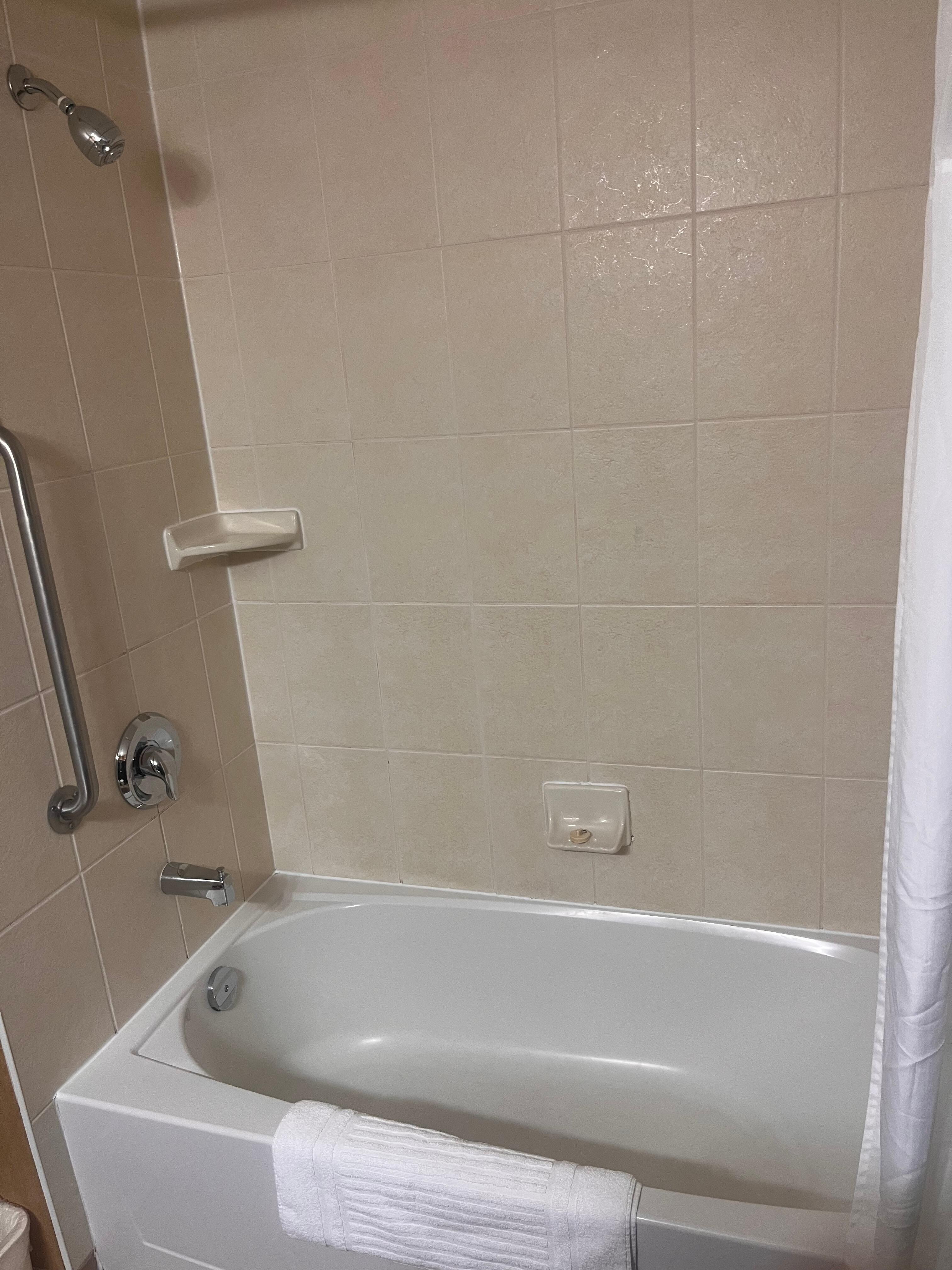 Tub and shower (good pressure)