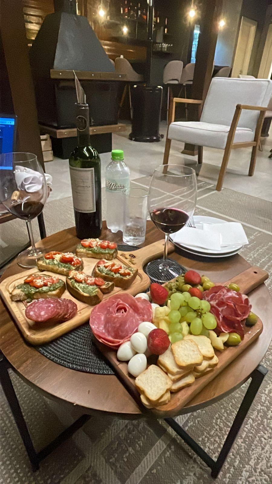 Tábua de frios que consumimos no lounge, muito saborosa.