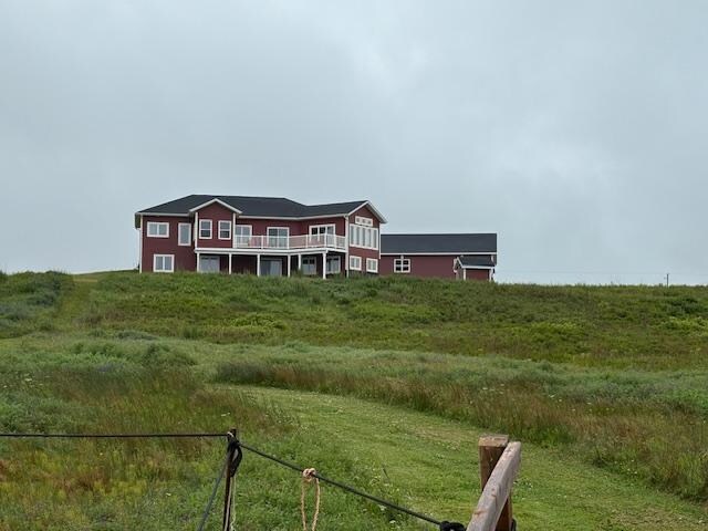 The house from the ladder to the cliffs