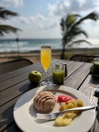 Breakfast by the beach