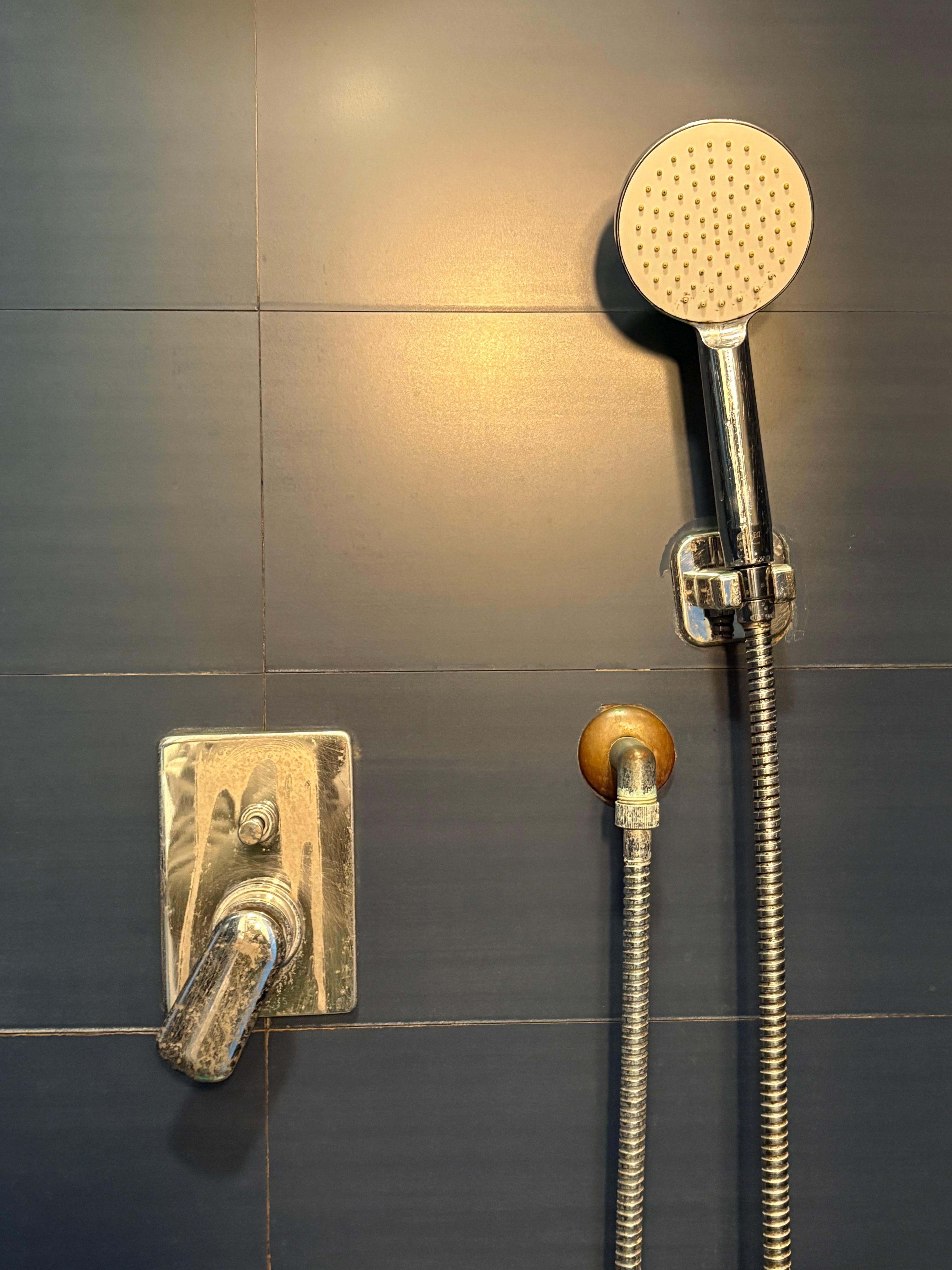 Desague pileta con pelos y en mal estado