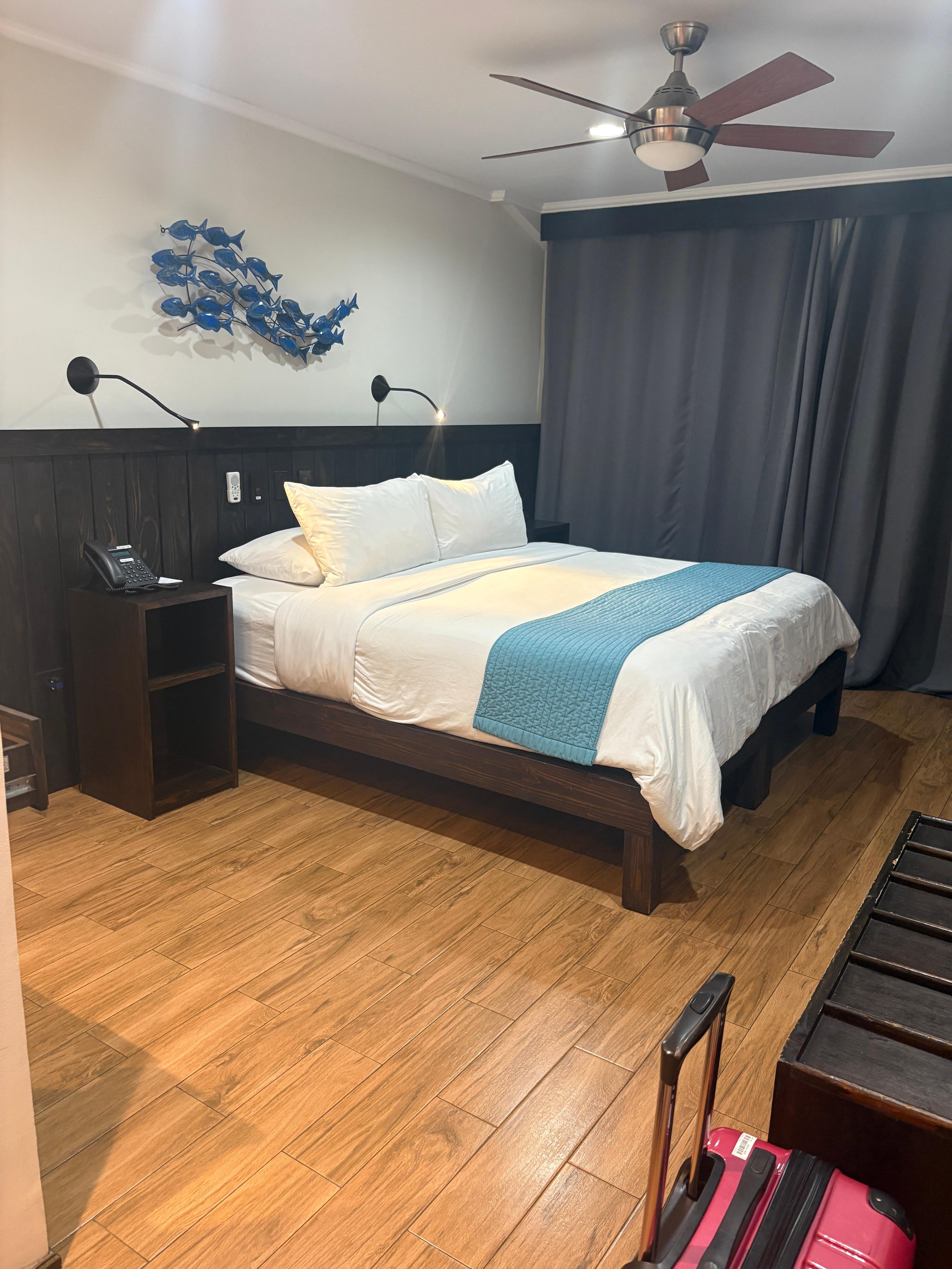 一人部屋。キングサイズのベット