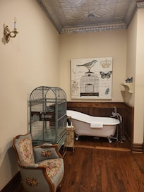 Room #4 Claw foot tub