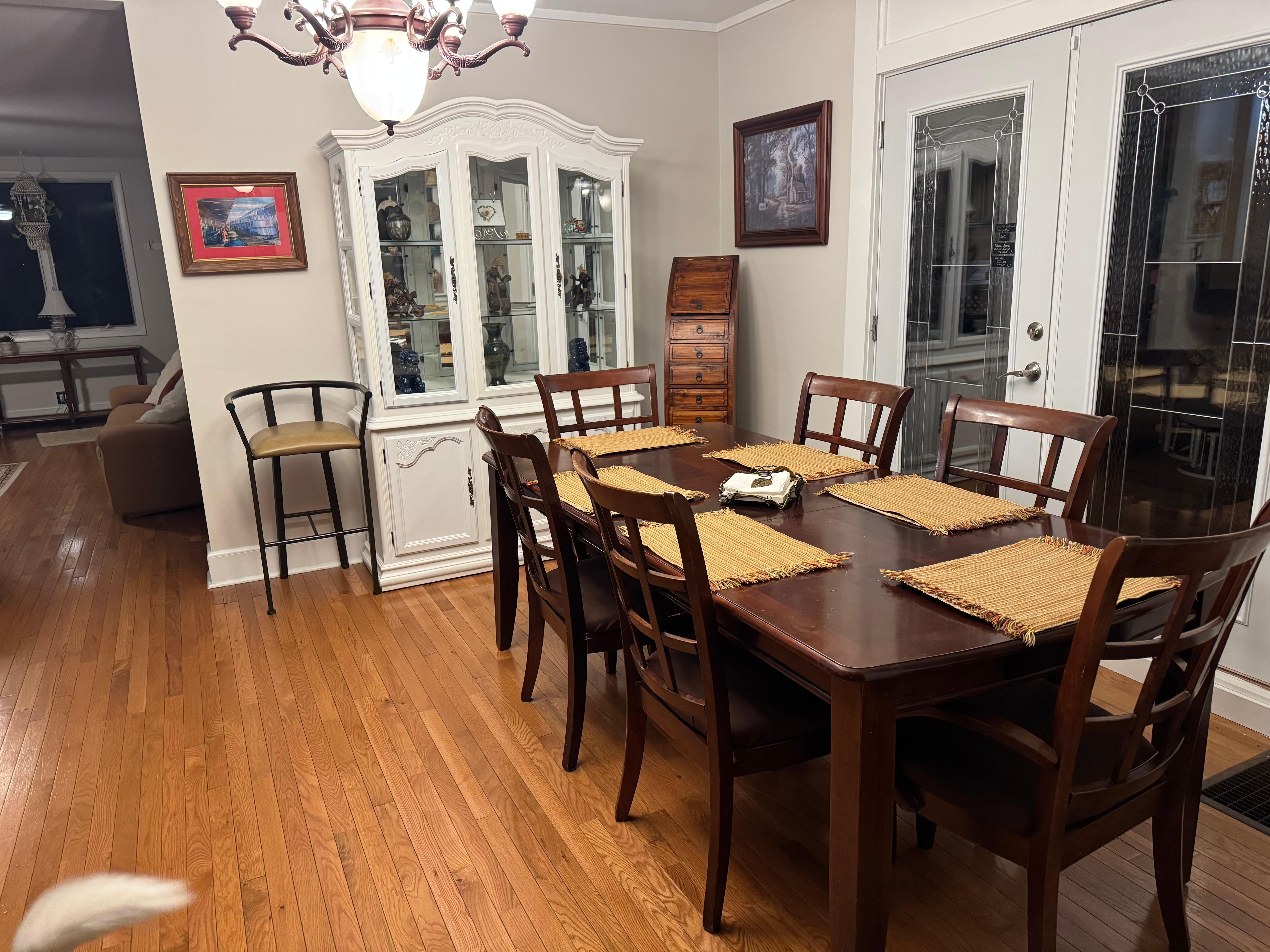 Comfortable place to eat together 