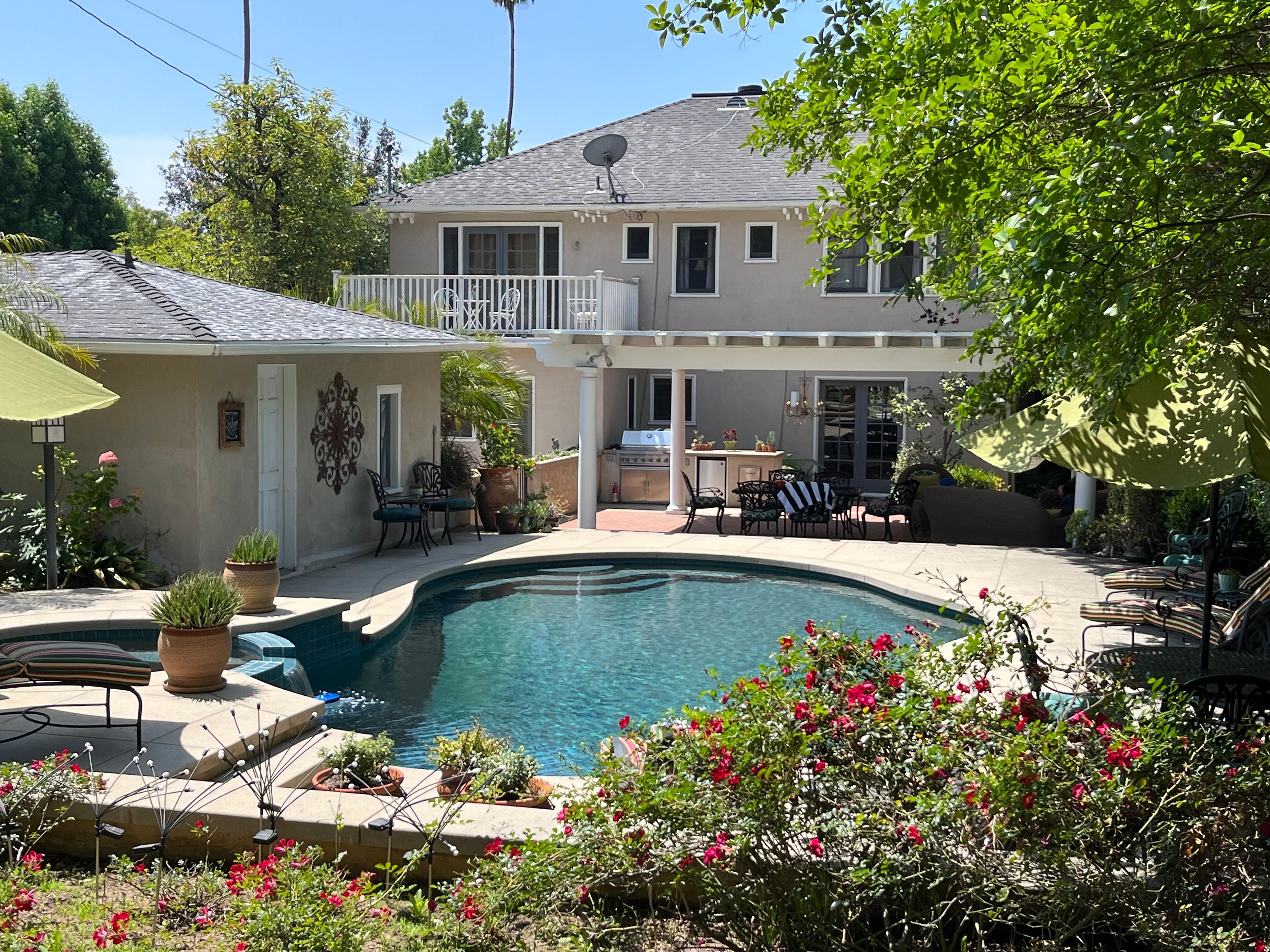 Beautiful pool!