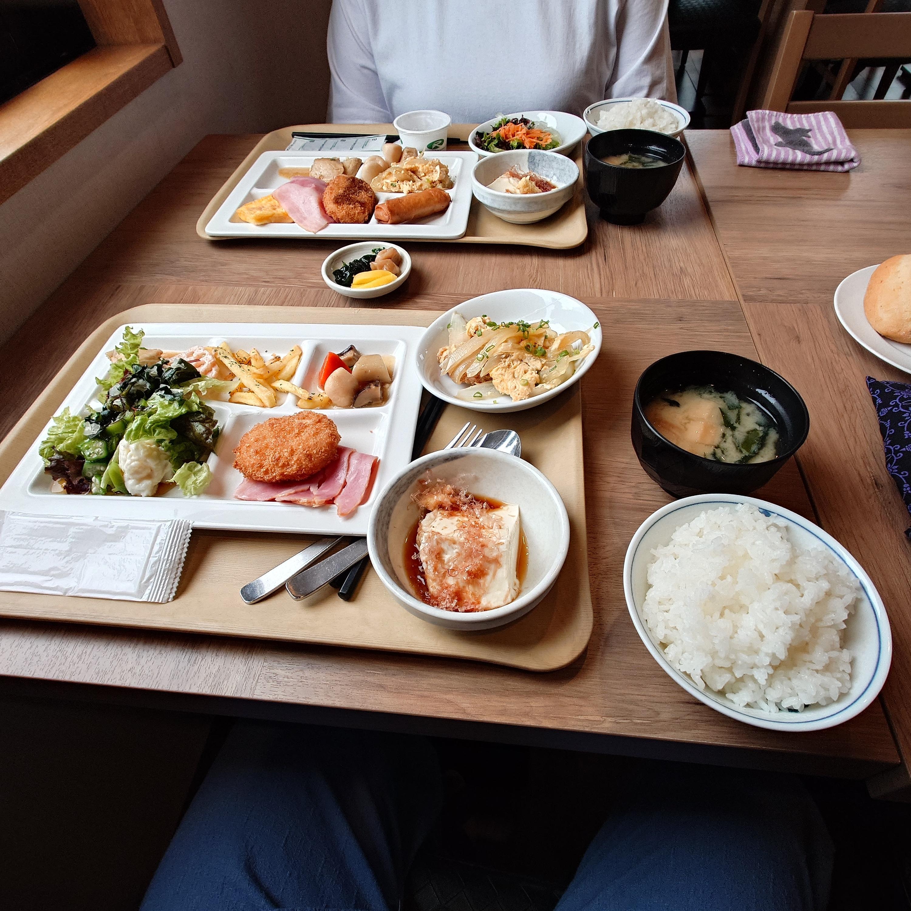 朝食は豊富なバイキングです😊