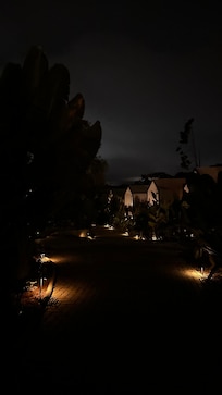 Trajeto noturno com pouca iluminação