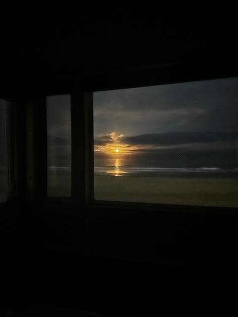 Waking up to this at 4 am : ) 