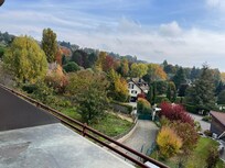 Zicht op waanzinnig mooie herfstkleuren vanuit de keuken