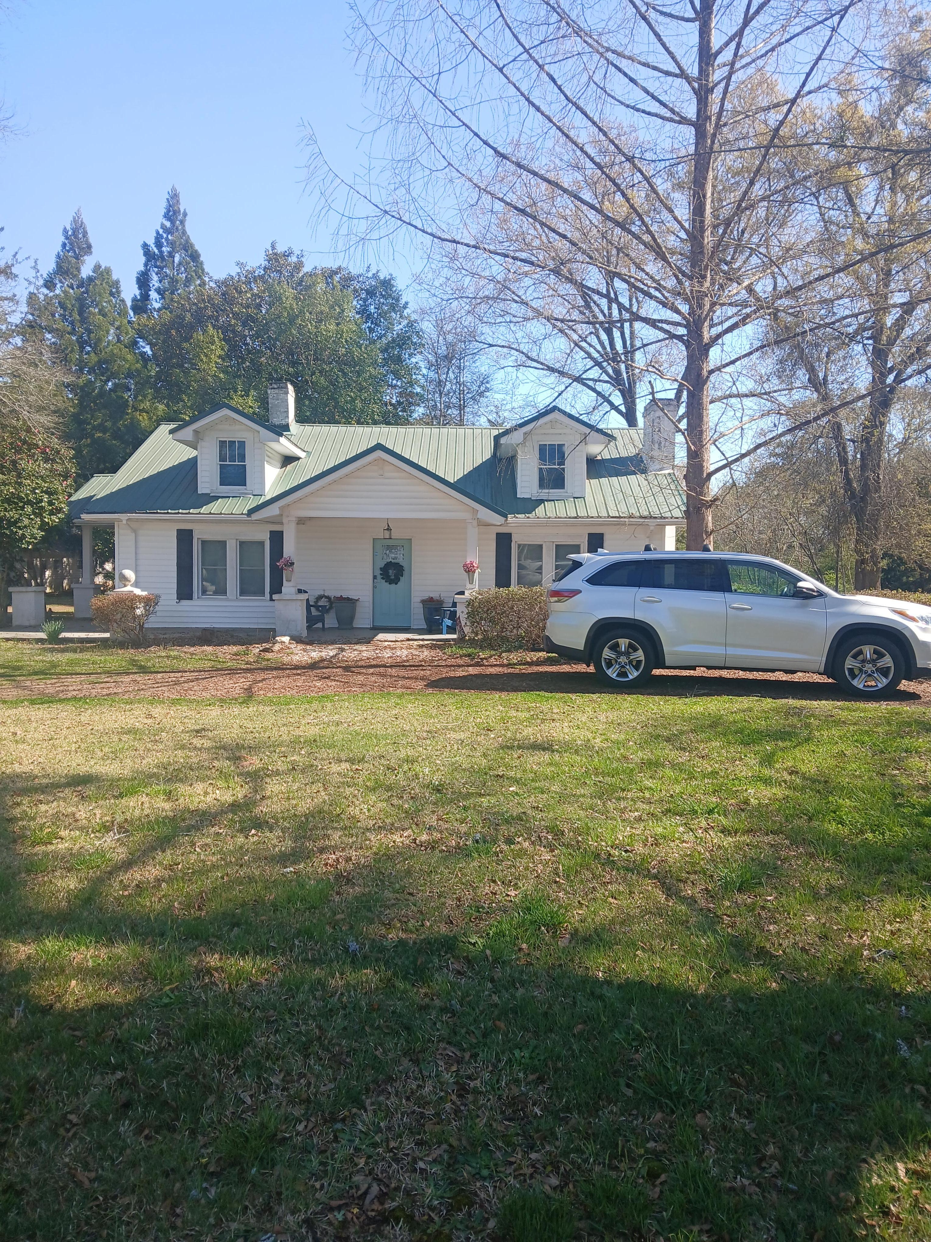 Generous parking/driveway