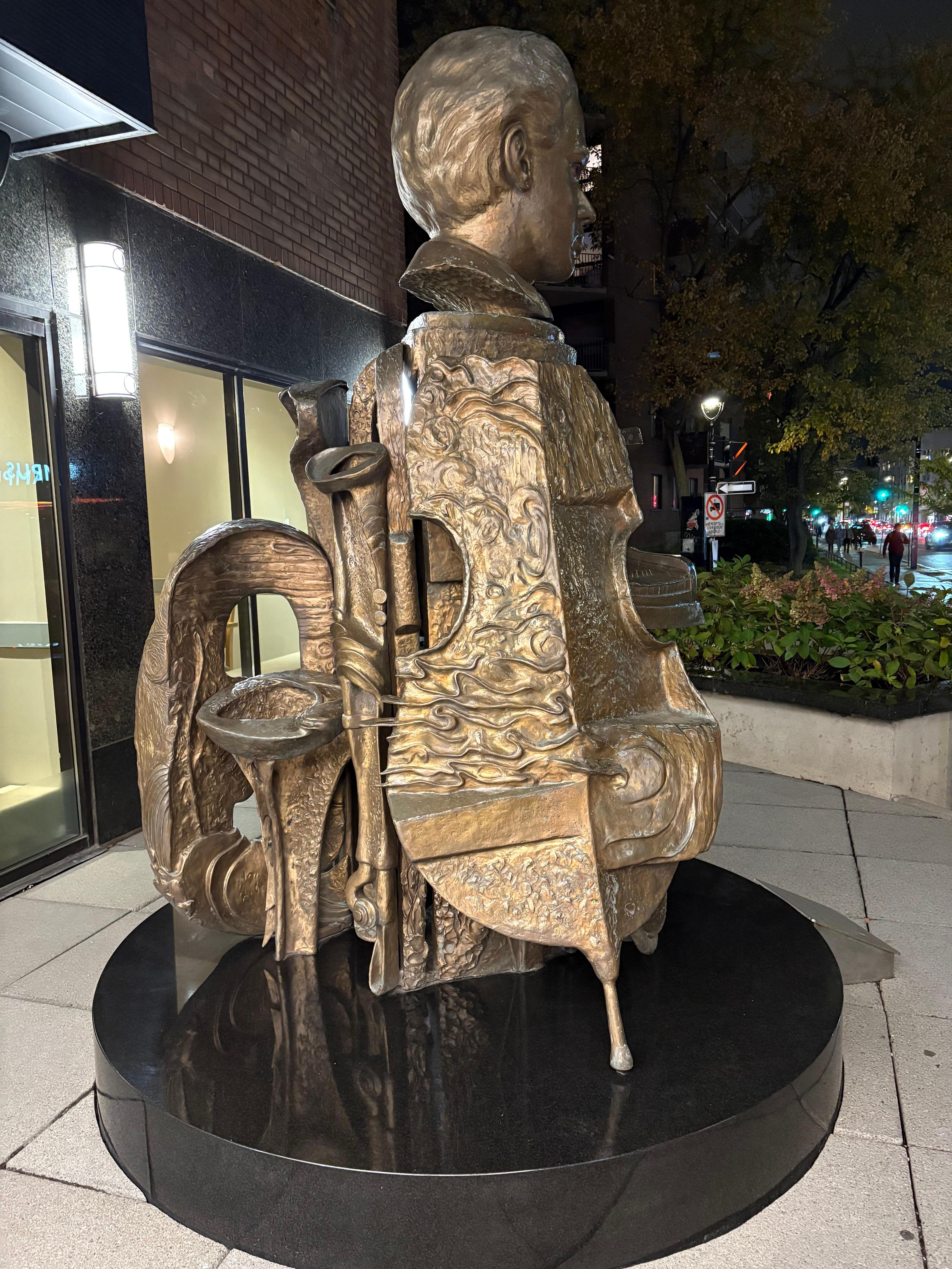 Enjoyed hearing music while admiring the sculture in front of the hotel