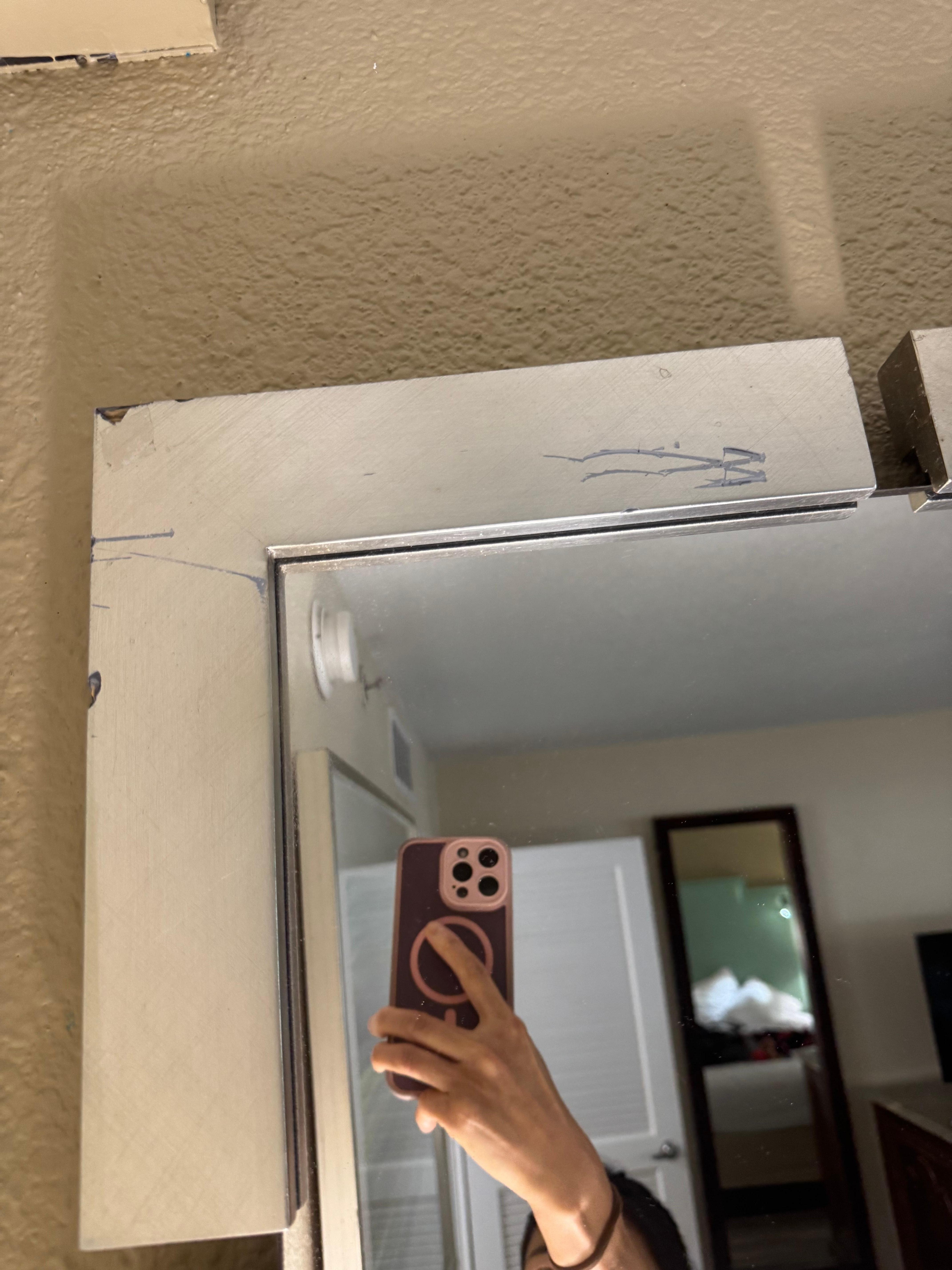 All the furnitures in the room were filthy and dirty 