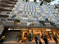 Front of hotel. Next to all the high end name brand retailers and close to all the attractions
