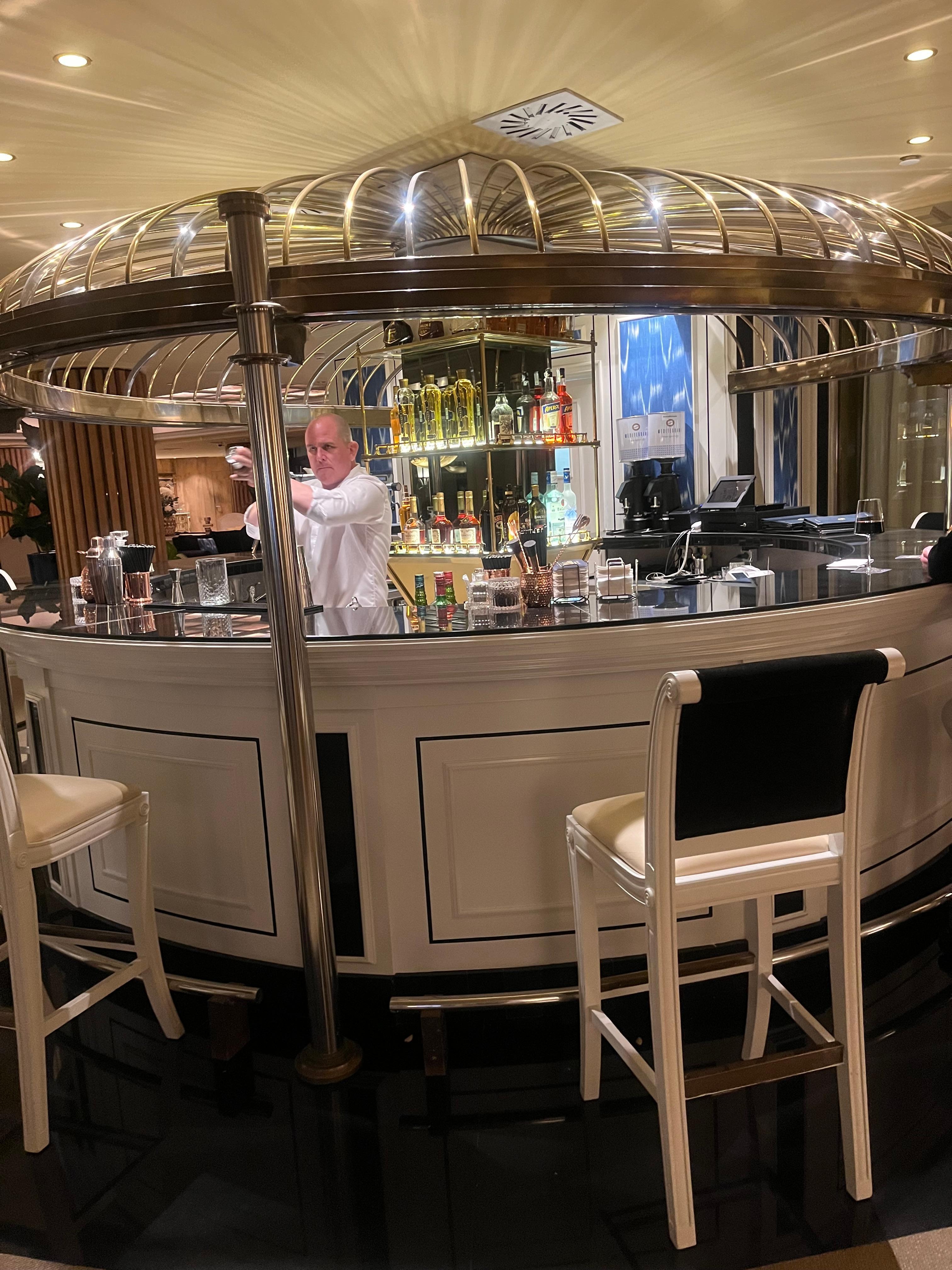 Lovely bar area & great cocktails 