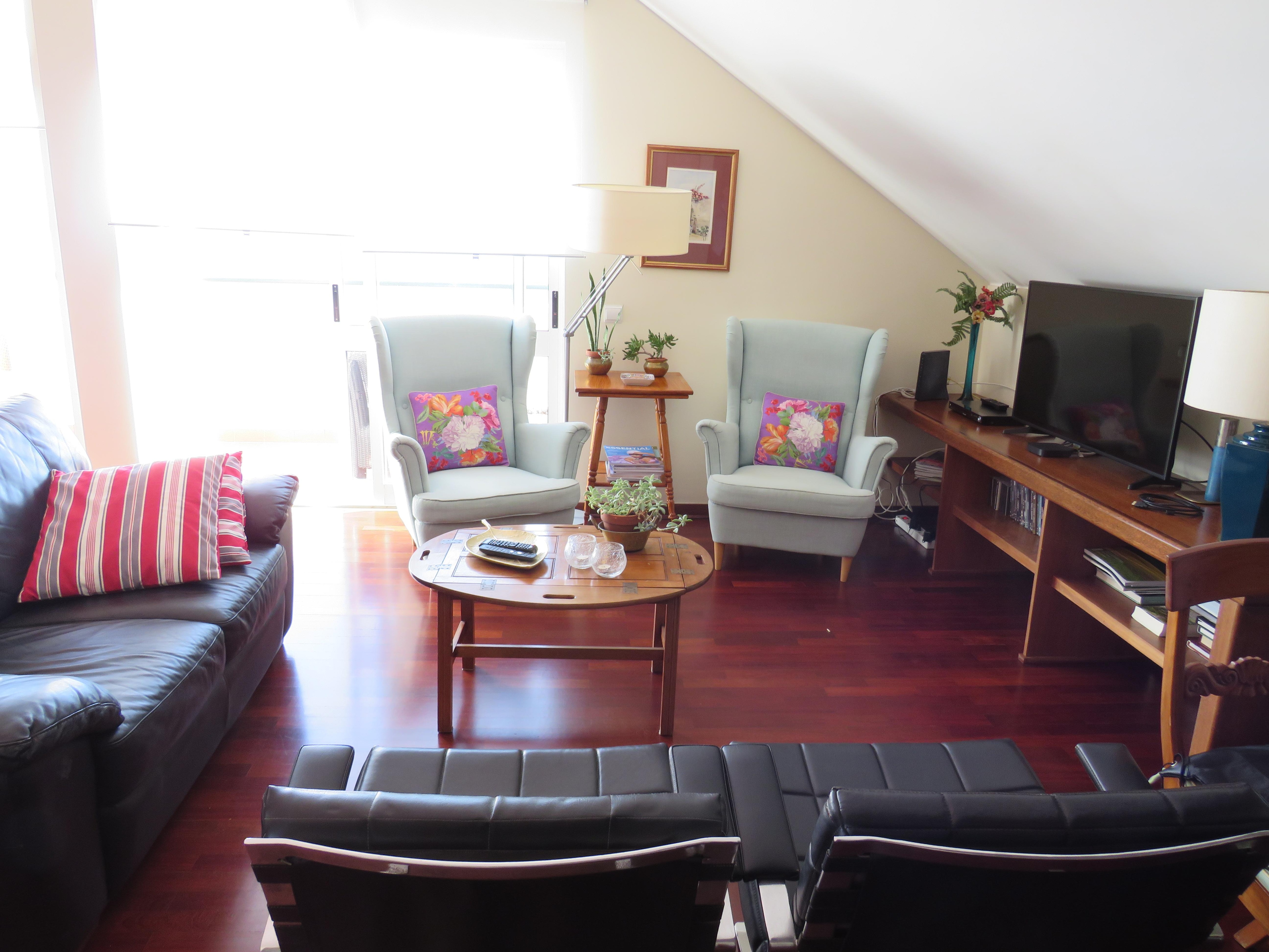 Comfortable and spacious living room.