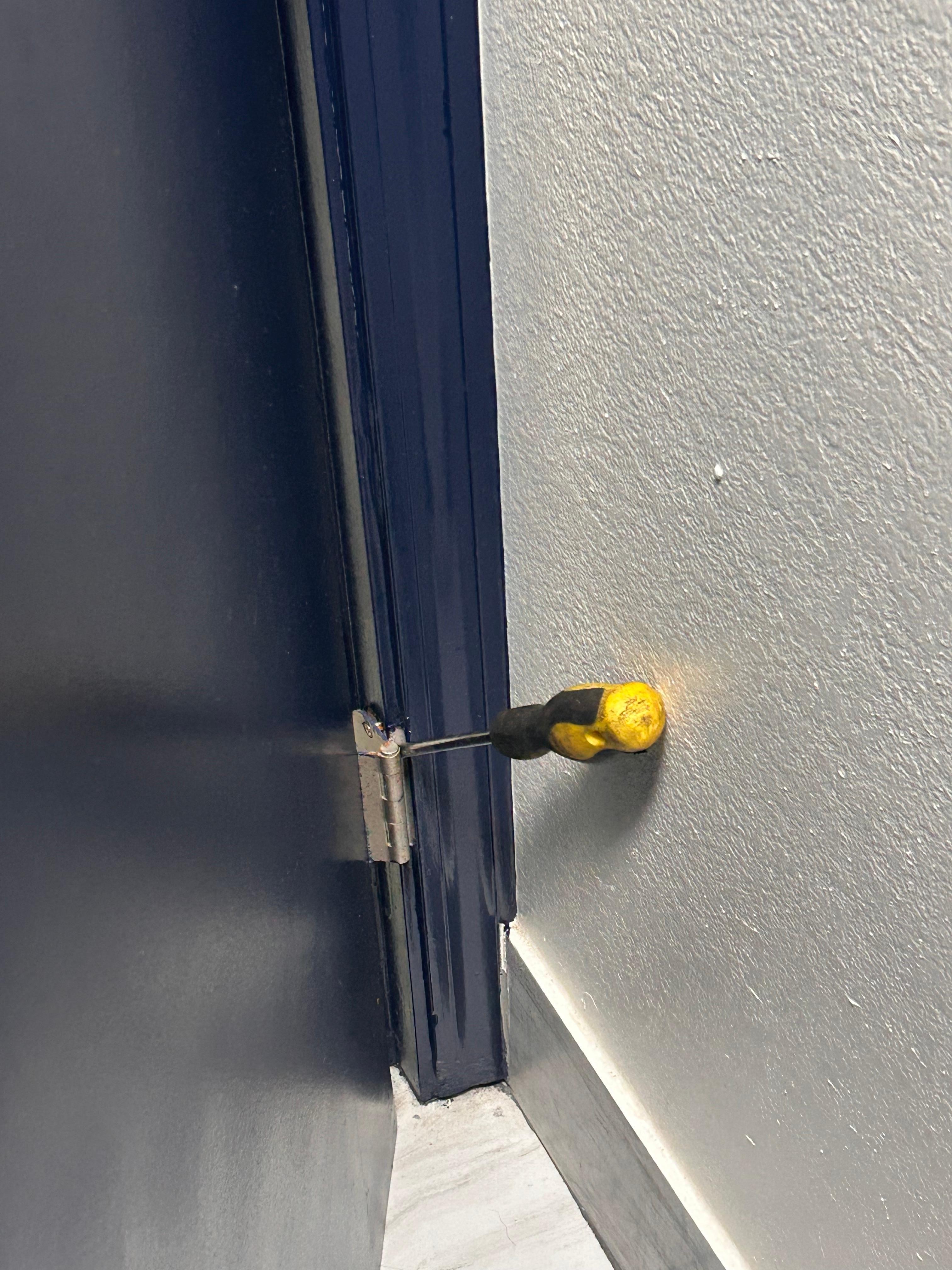 Absolute joke that they let this room be rented out without addressing all of these problems 