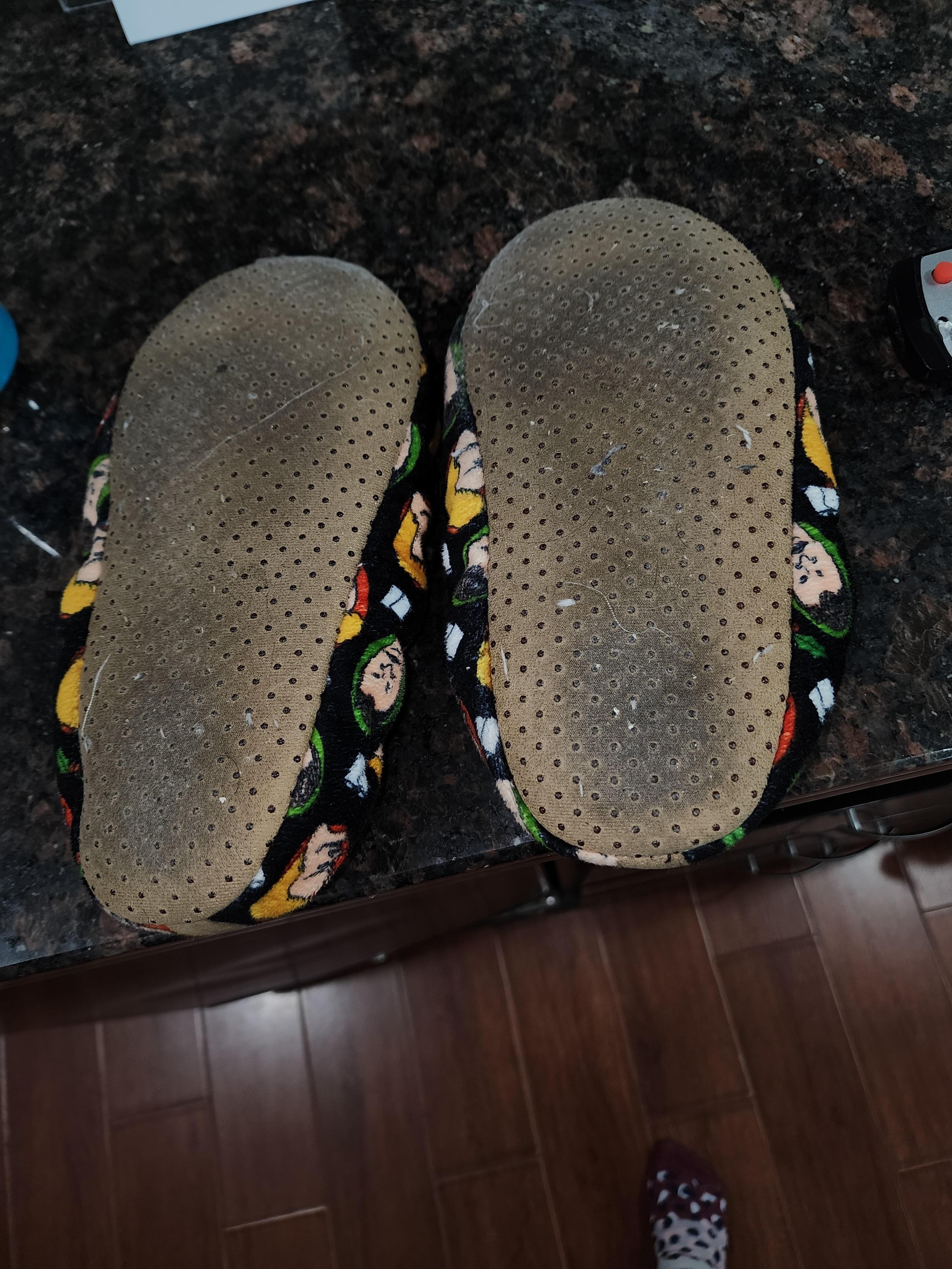 These are my house shoes after walking around the room one night and these have never been worn outside ever, they have only ever been worn on a carpet surface in my own home.