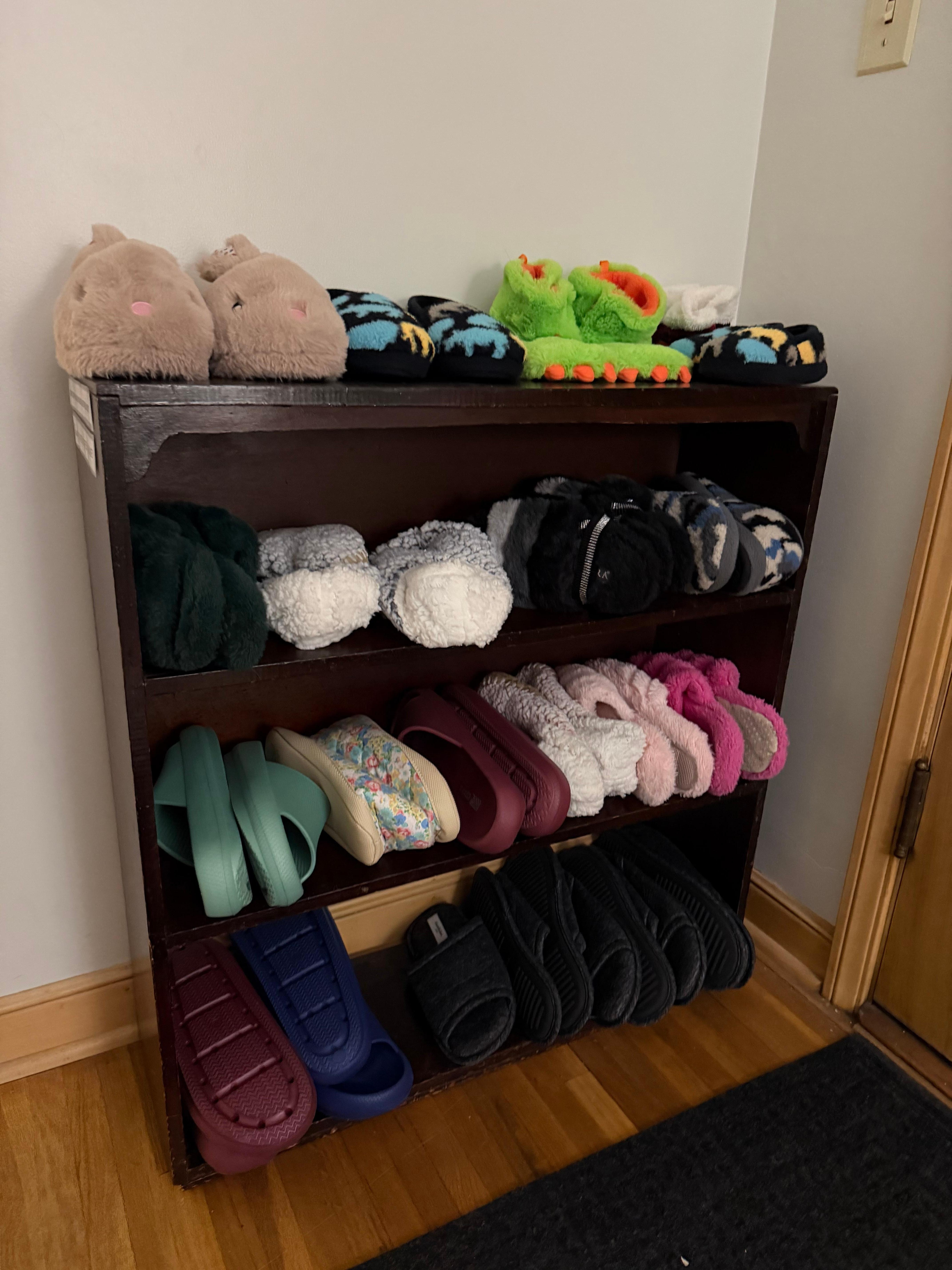 Cute rack with slippers provided. 