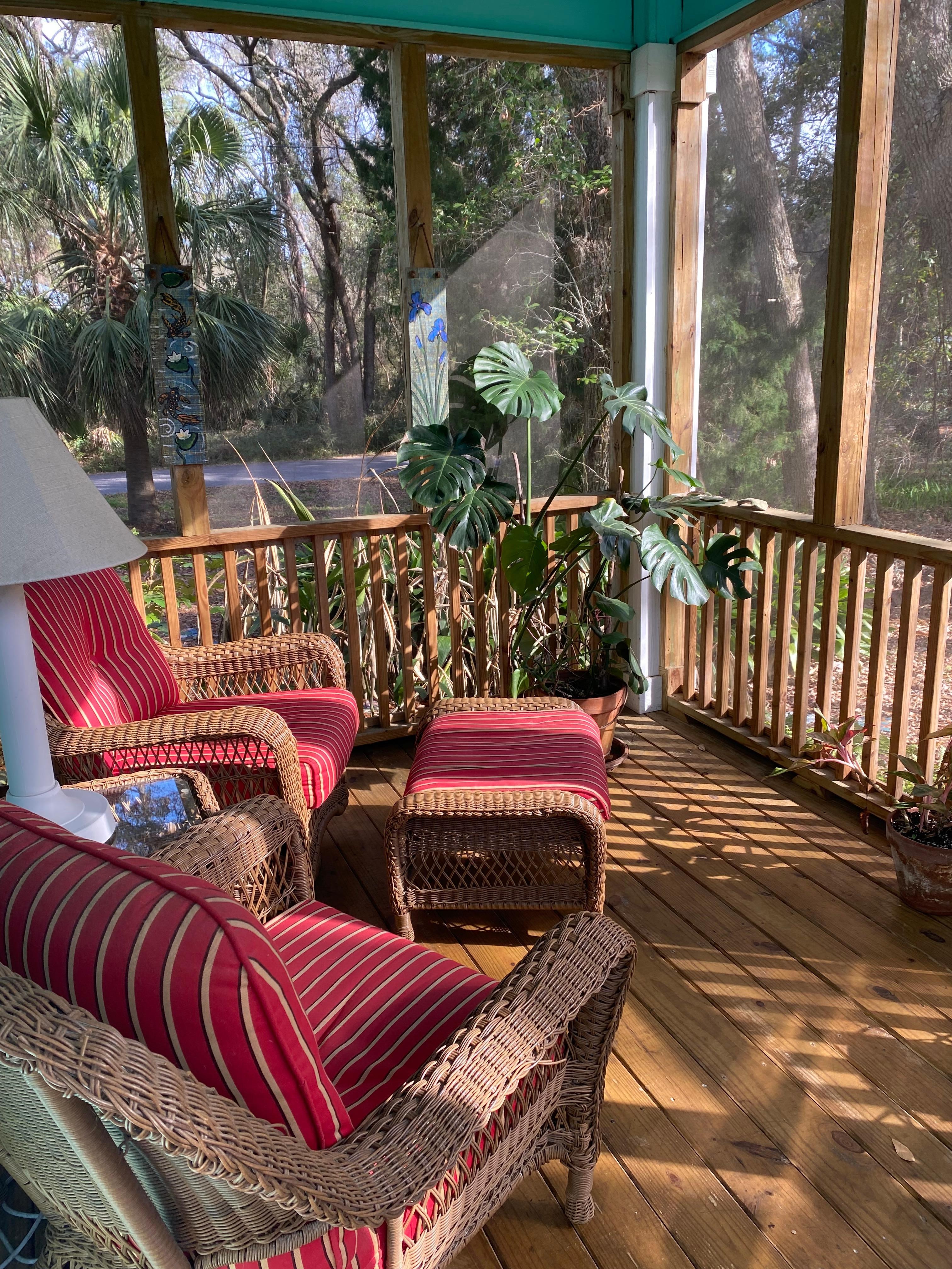 Beautiful screened in porch!