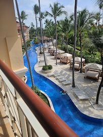 The pools were well maintained and not crowded, except during the foam pool party, which was a lot of fun!
