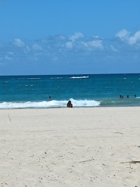30 second walk to beach