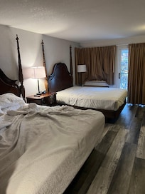 No extra blanket missing sheets on the second bed. No pillows?