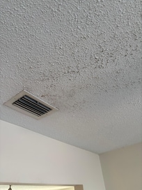 AC Not turned on for us upon arrival and ended being permanently broken our whole stay.