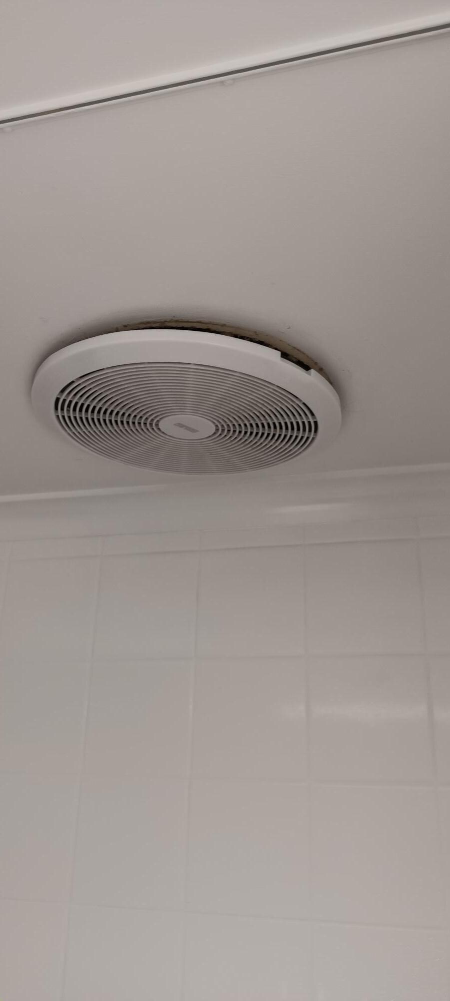 Ceiling Fan ready to fall into the bath!