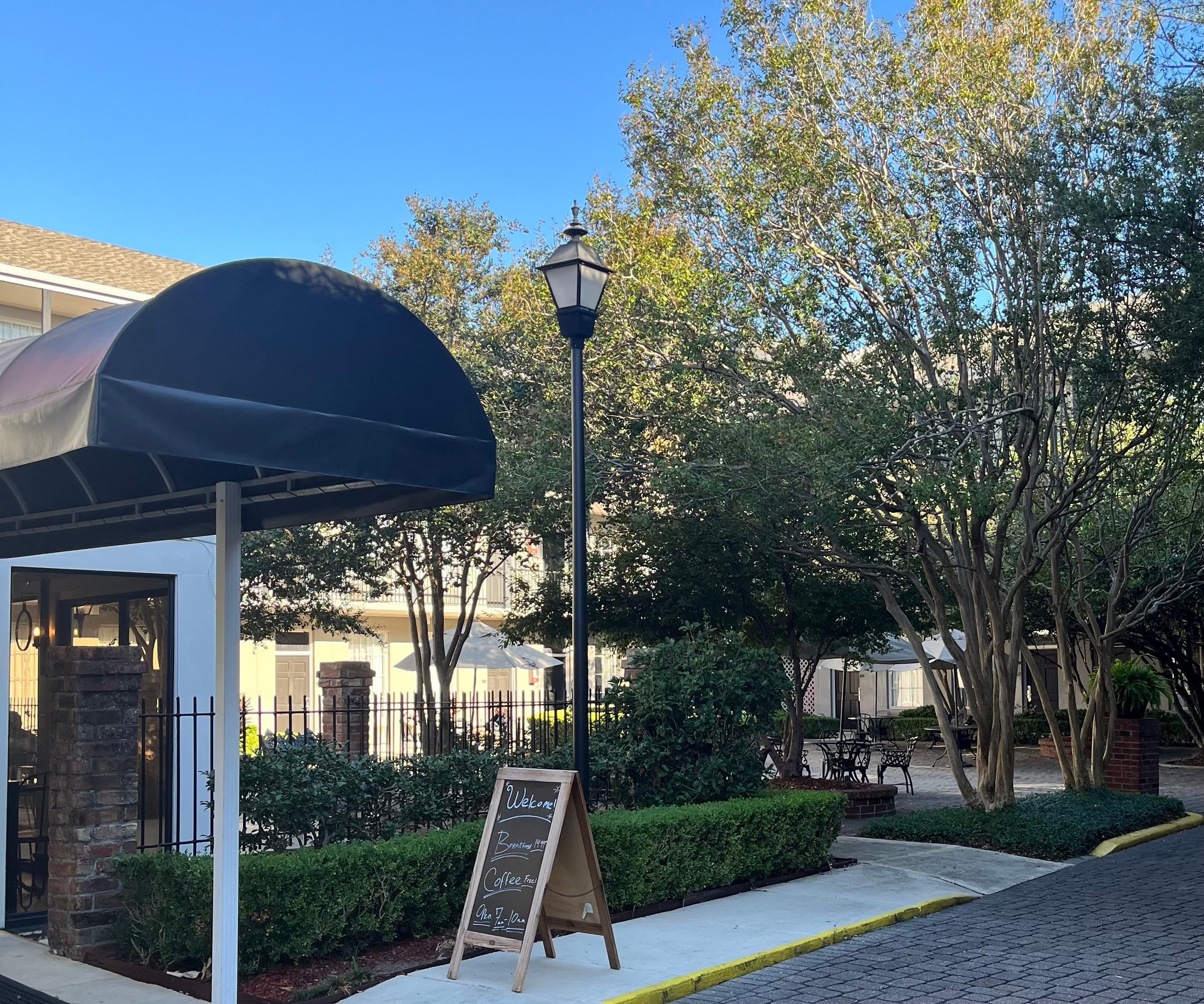 Entrance to breakfast area and courtyard. 