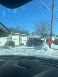 No access to the garage provided